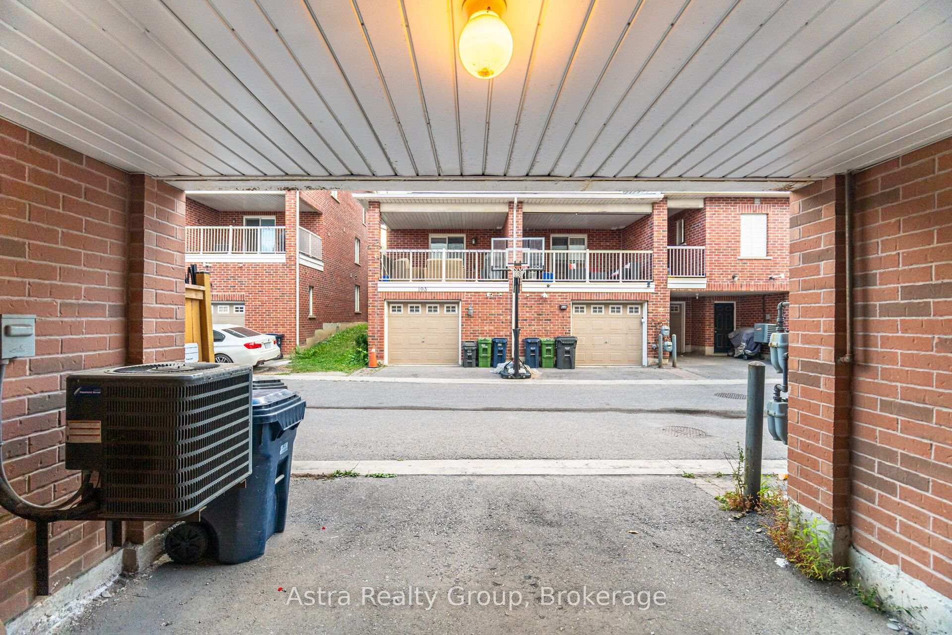 Photo 48 of 12 Odoardo Di Santo Circle, North York, Downsview-Roding-CFB — HOMEH