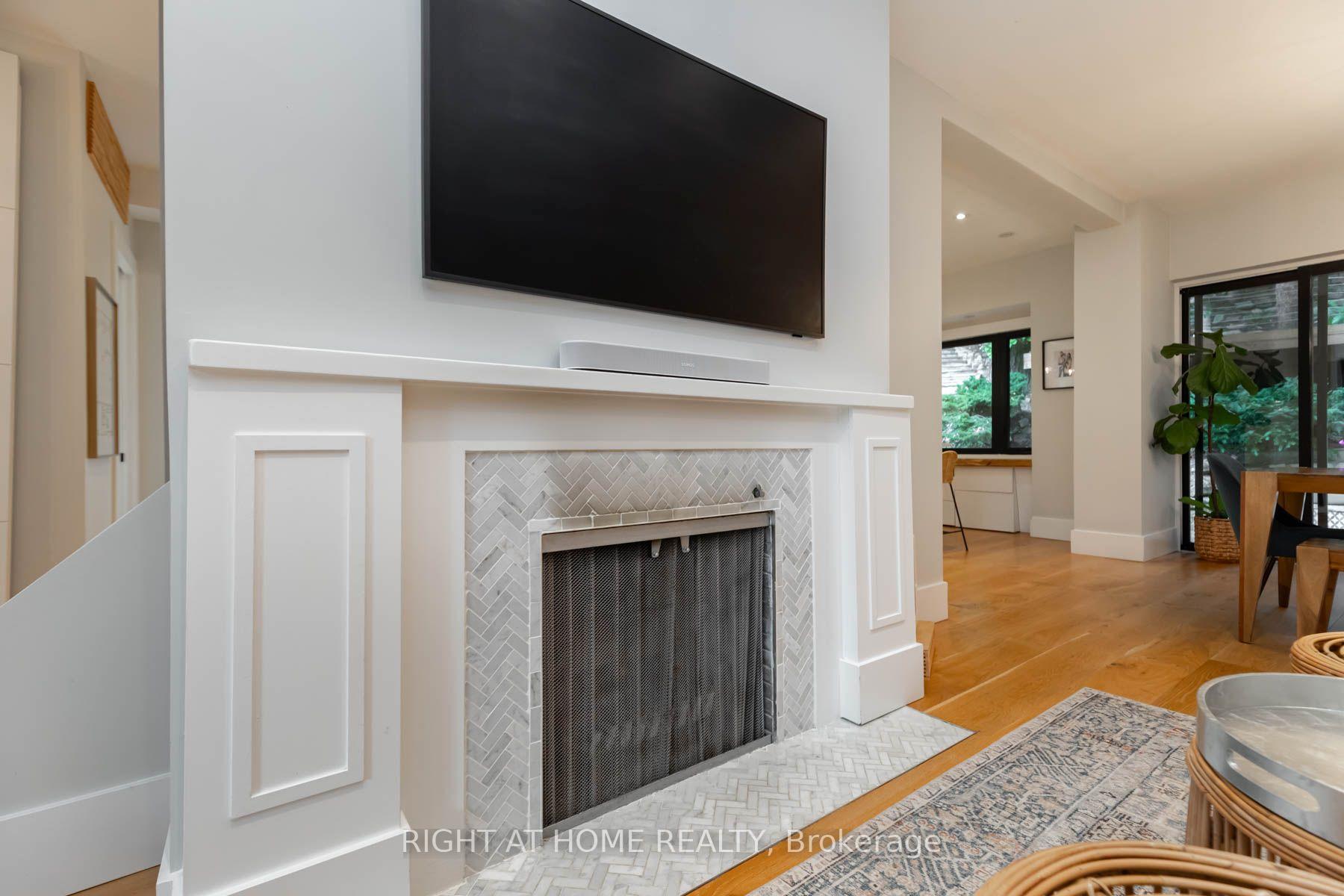 Photo 5 of 16 Pine Crescent, Toronto, The Beaches — HOMEH