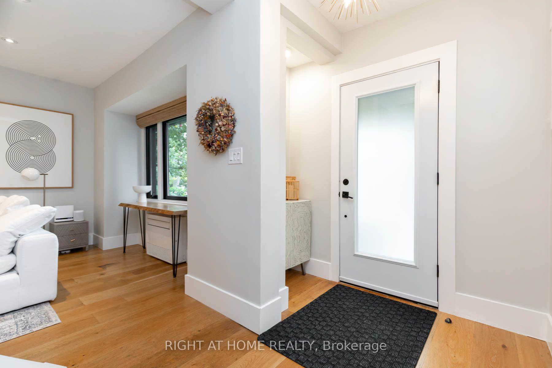 Photo 3 of 16 Pine Crescent, Toronto, The Beaches — HOMEH