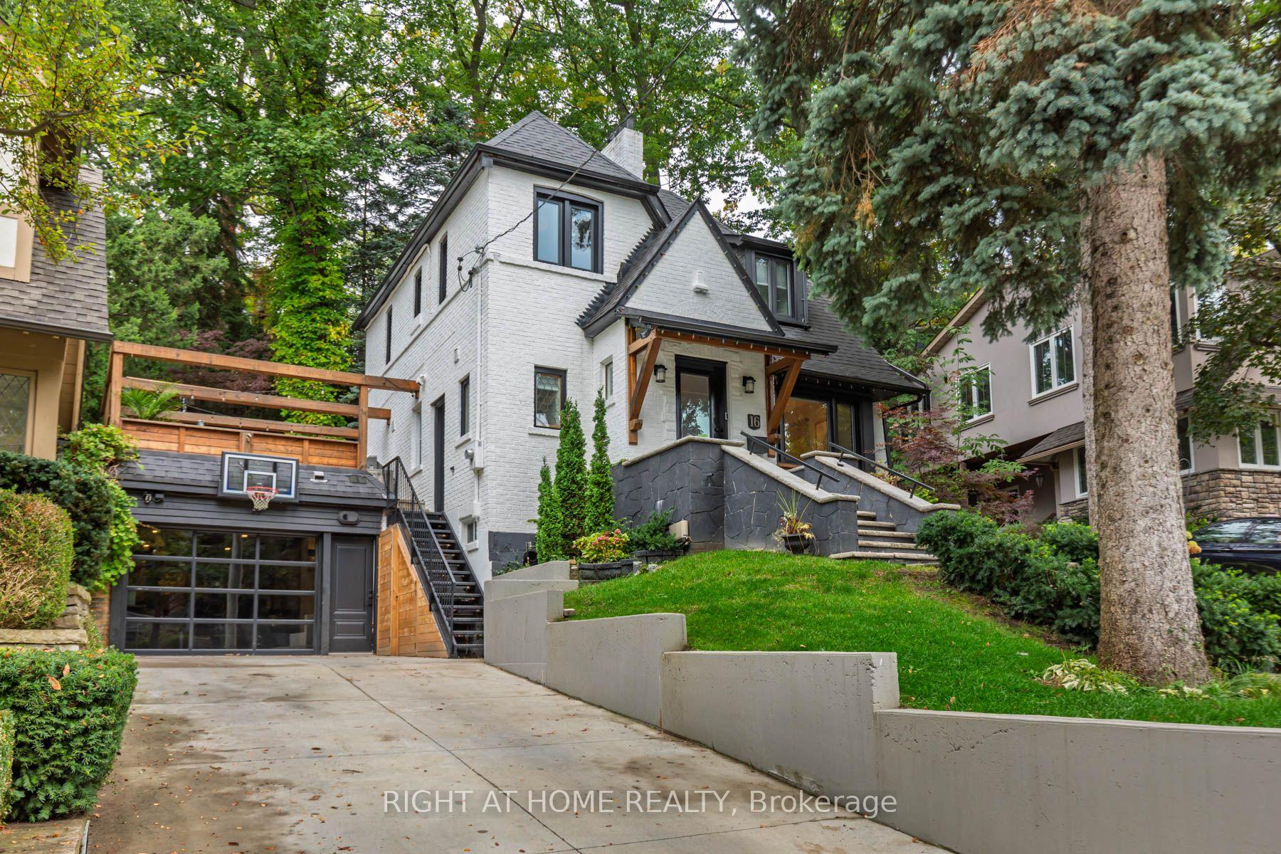 Photo 2 of 16 Pine Crescent, Toronto, The Beaches — HOMEH