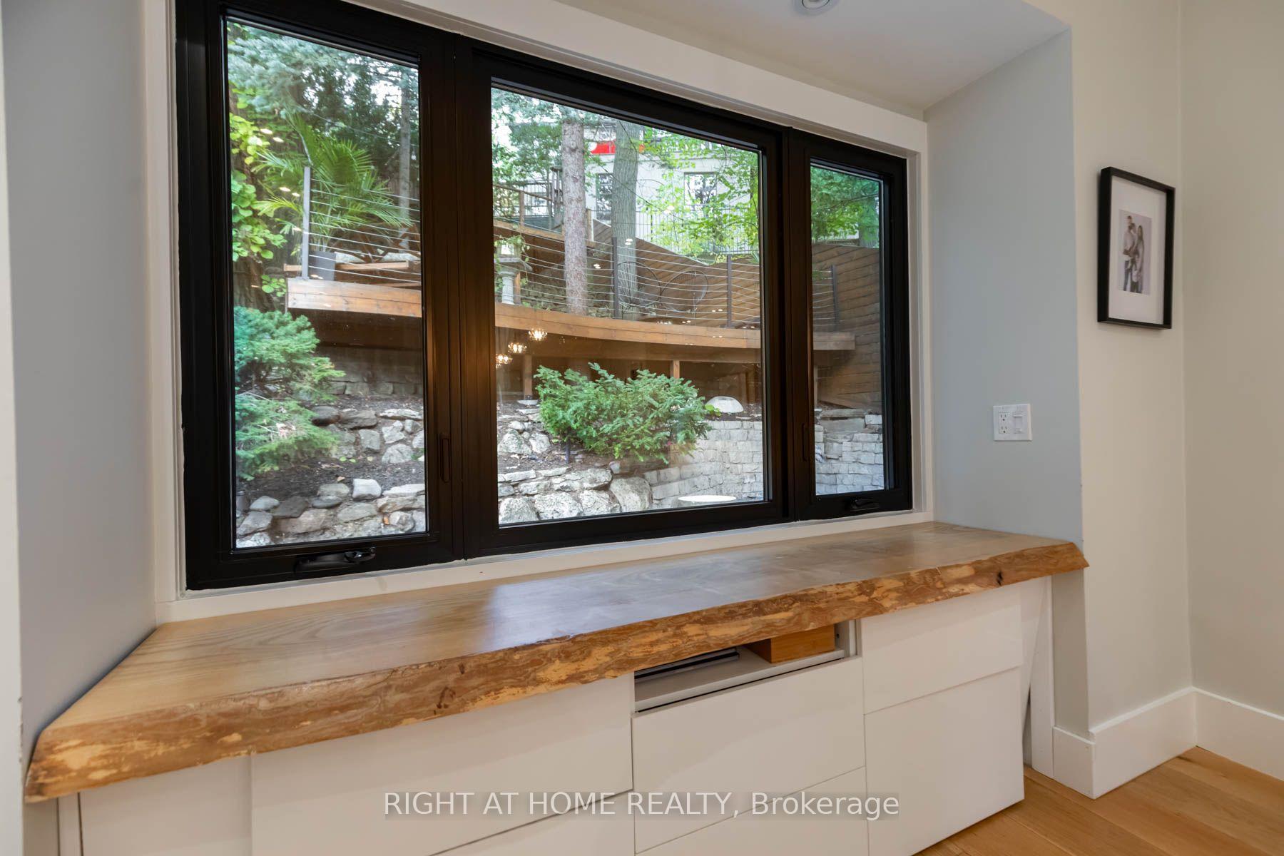 Photo 13 of 16 Pine Crescent, Toronto, The Beaches — HOMEH