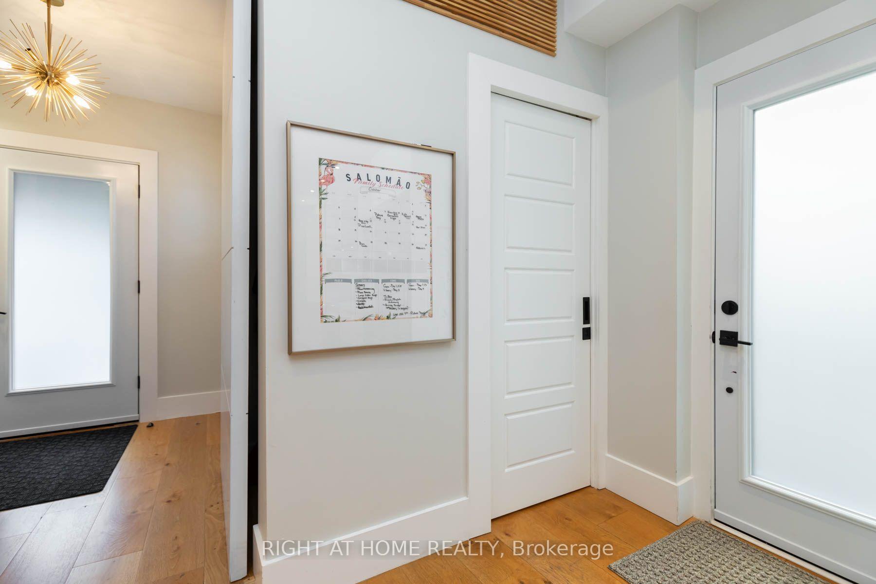 Photo 15 of 16 Pine Crescent, Toronto, The Beaches — HOMEH