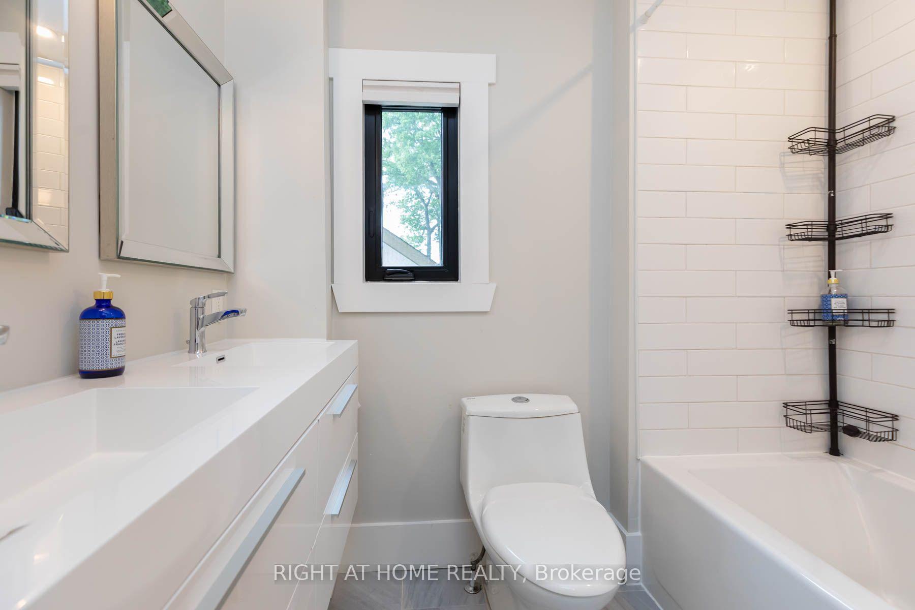 Photo 23 of 16 Pine Crescent, Toronto, The Beaches — HOMEH