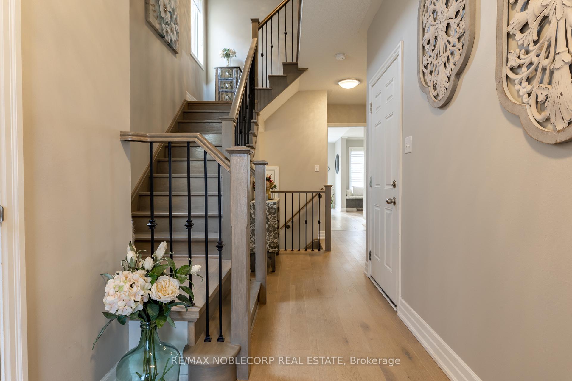Photo 3 of 2189 Galloway Street, Innisfil, Alcona — HOMEH