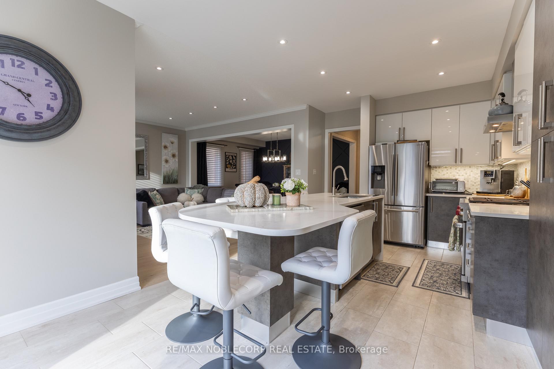Photo 15 of 2189 Galloway Street, Innisfil, Alcona — HOMEH