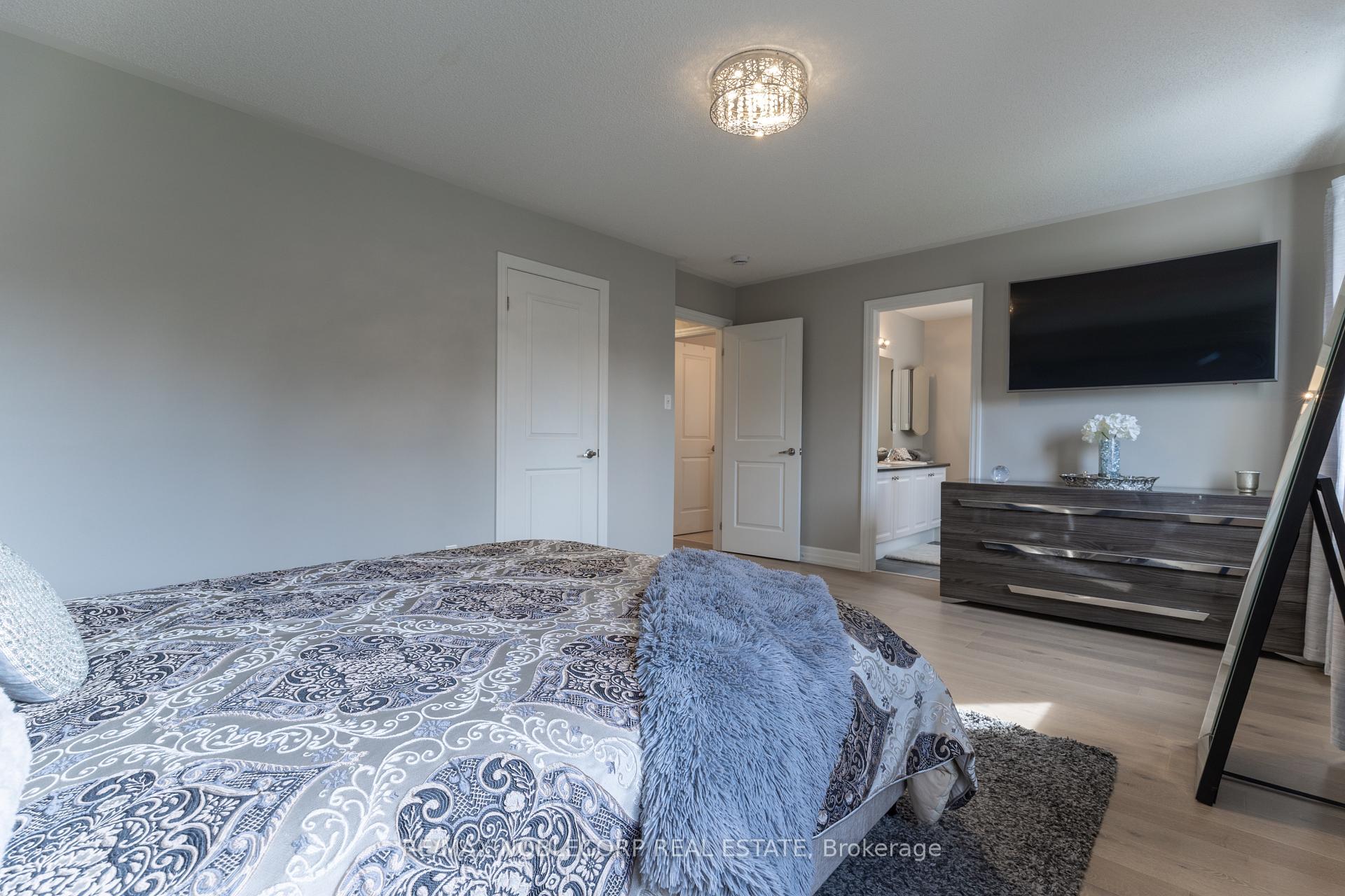 Photo 26 of 2189 Galloway Street, Innisfil, Alcona — HOMEH
