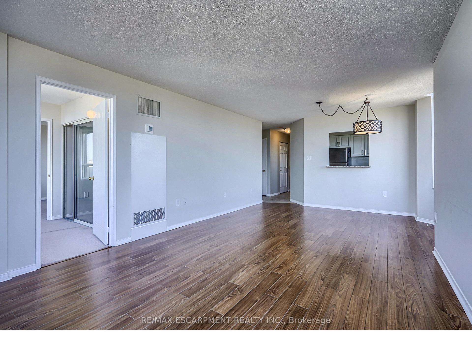 Photo 4 of Unit 2009, 1270 Maple Crossing Boulevard, Burlington, Brant — HOMEH