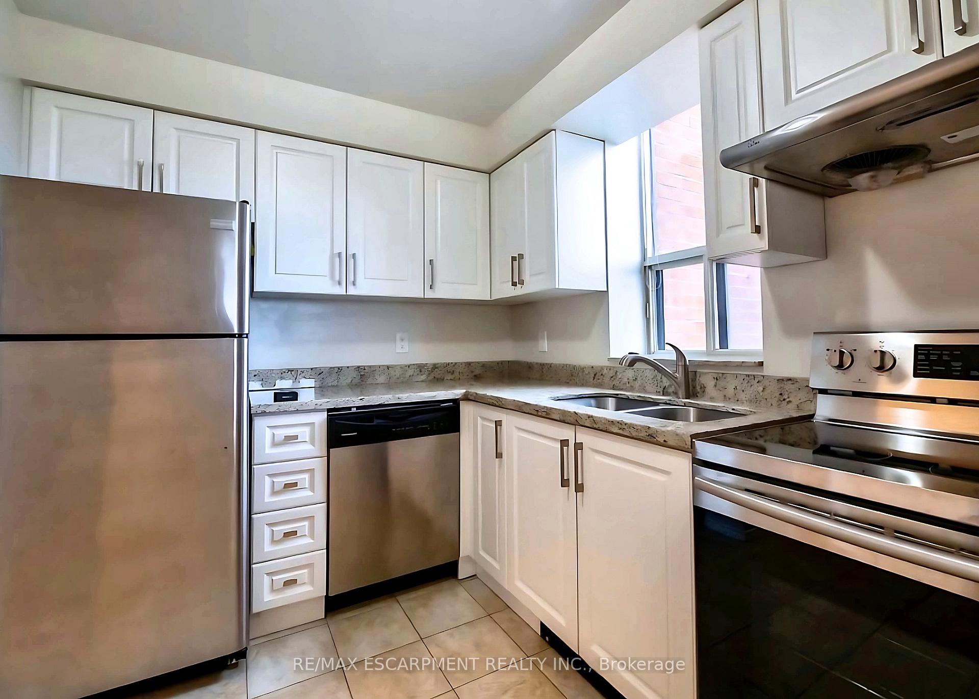 Photo 5 of Unit 2009, 1270 Maple Crossing Boulevard, Burlington, Brant — HOMEH