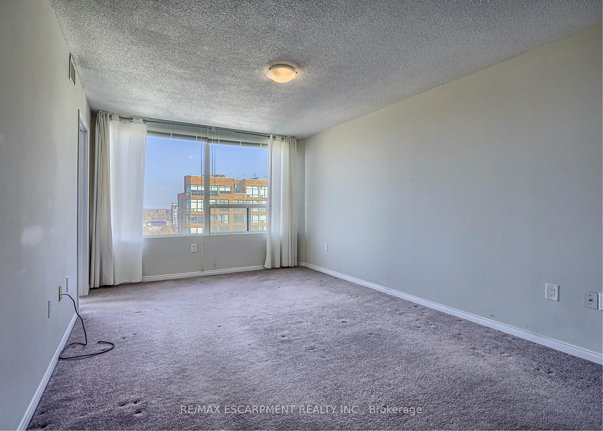 Photo 6 of Unit 2009, 1270 Maple Crossing Boulevard, Burlington, Brant — HOMEH