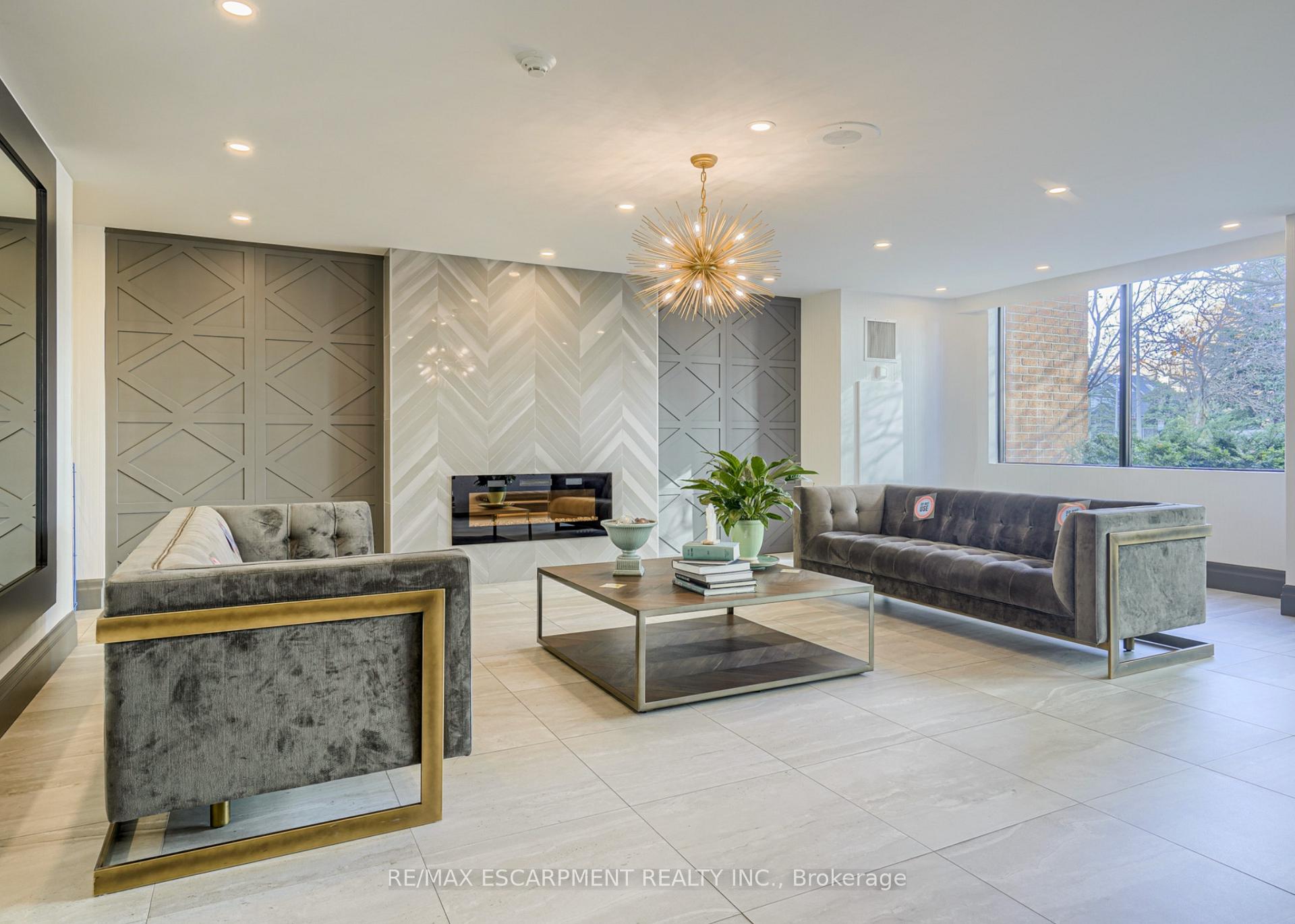 Photo 16 of Unit 2009, 1270 Maple Crossing Boulevard, Burlington, Brant — HOMEH