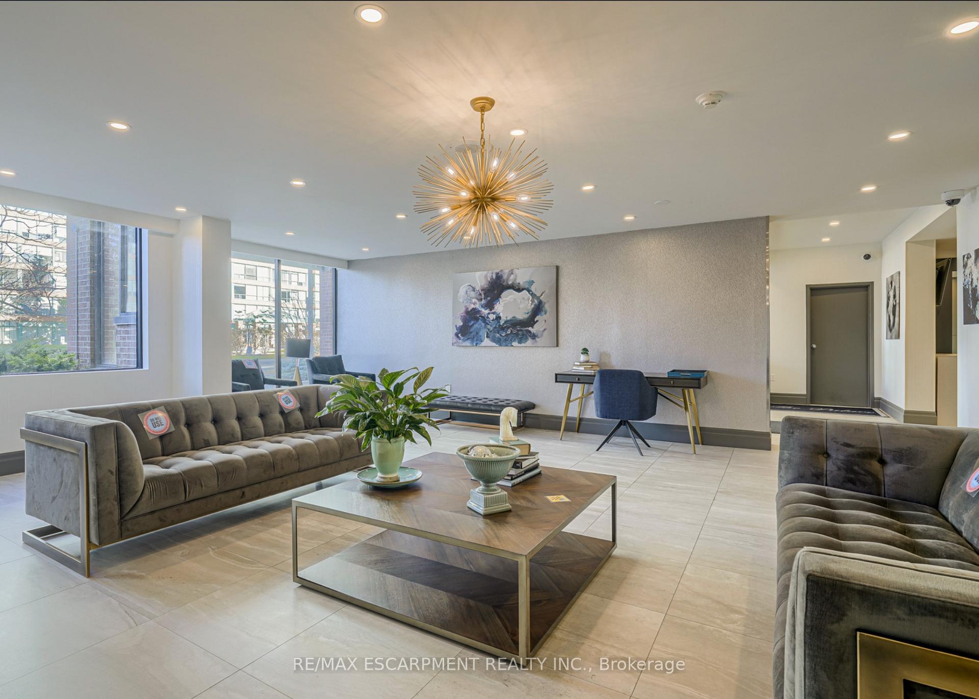 Photo 17 of Unit 2009, 1270 Maple Crossing Boulevard, Burlington, Brant — HOMEH