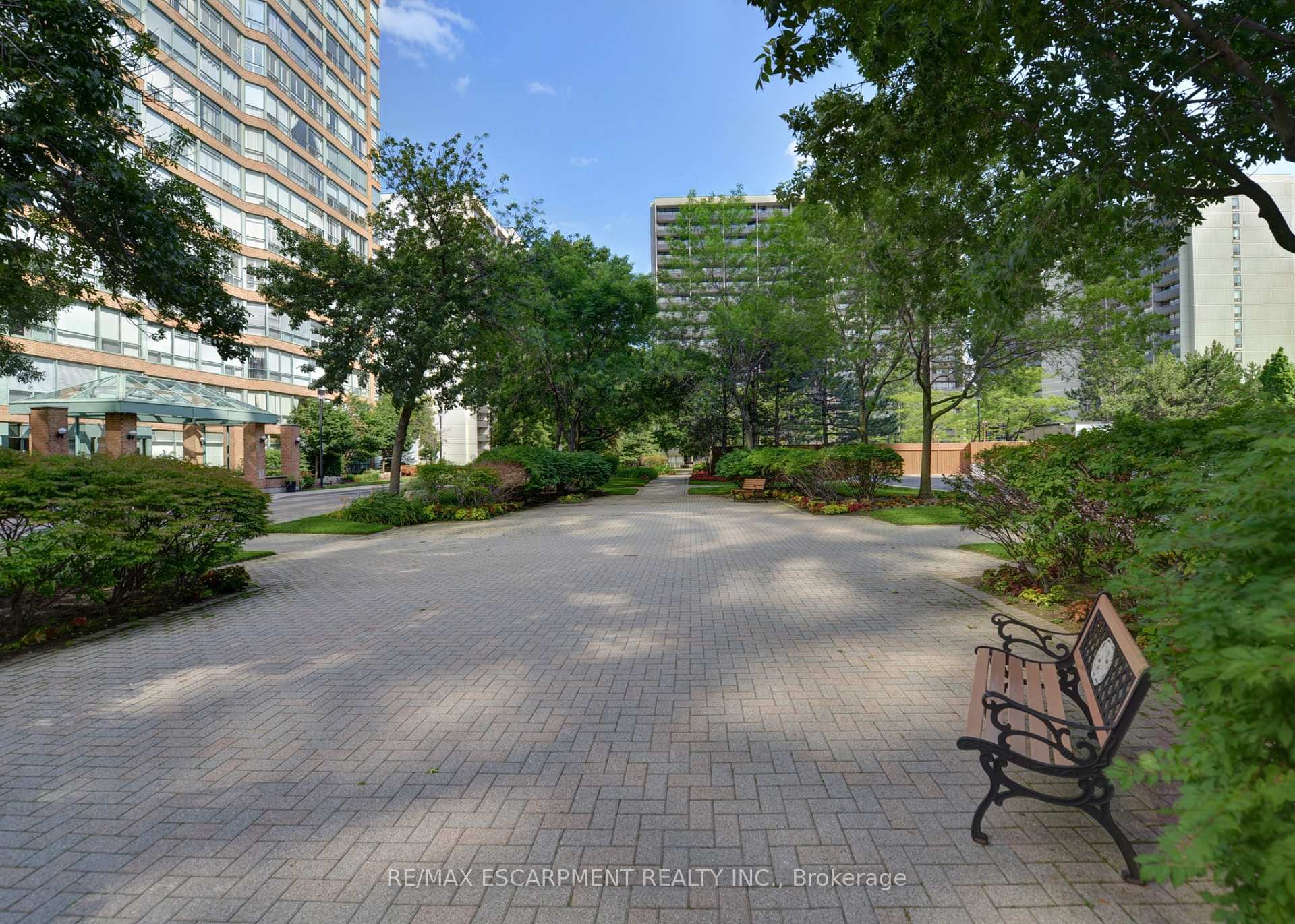 Photo 18 of Unit 2009, 1270 Maple Crossing Boulevard, Burlington, Brant — HOMEH