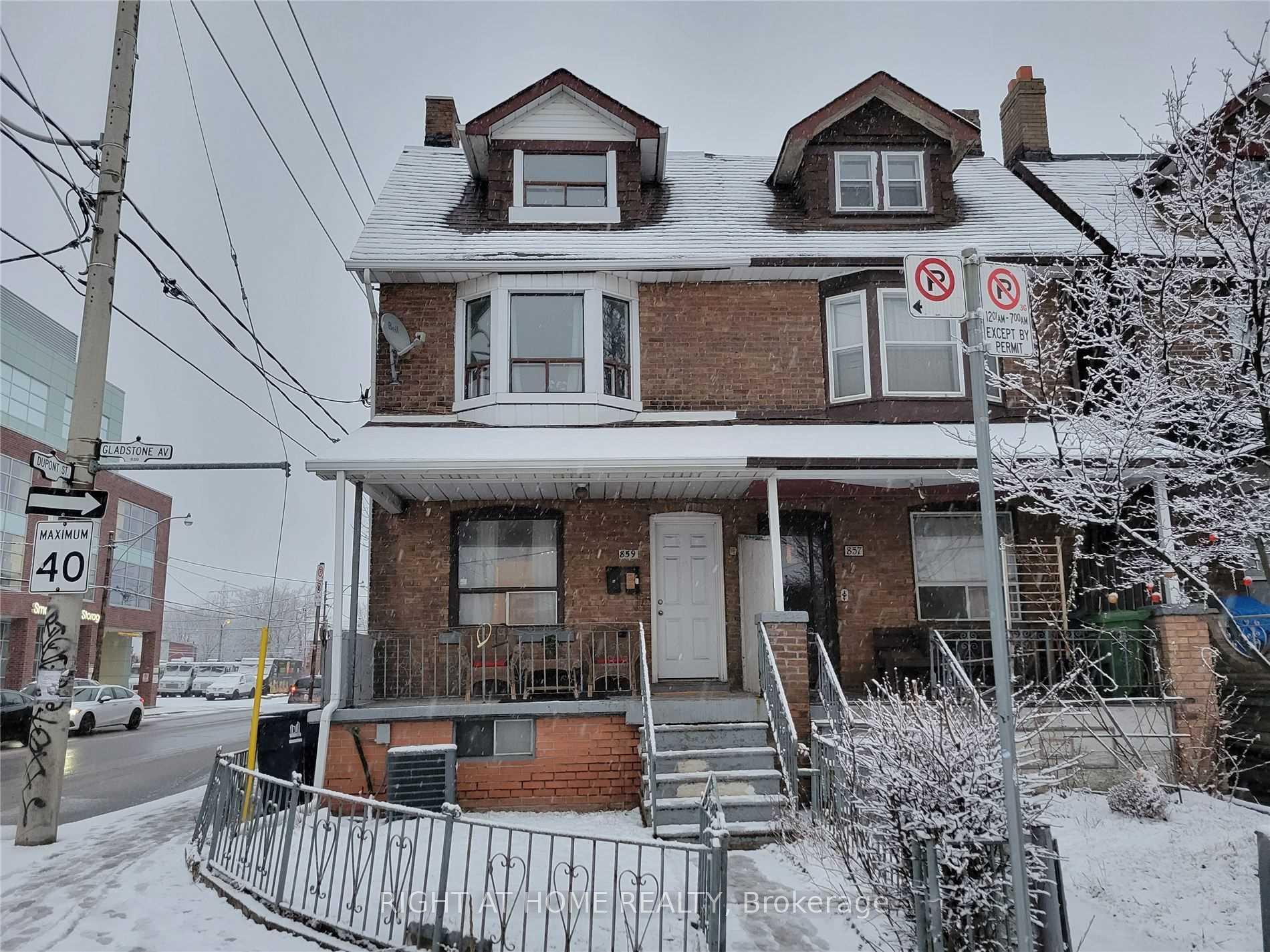 Photo of Unit Unit A, 859 Gladstone Avenue