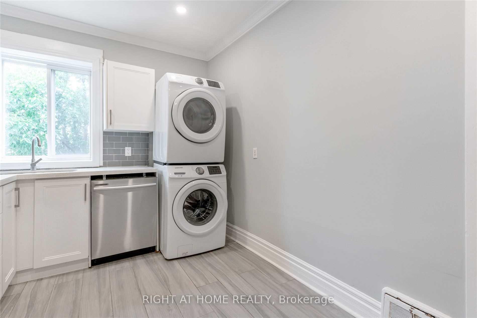 Photo 4 of Unit Unit A, 859 Gladstone Avenue, Toronto, Dovercourt-Wallace Emerson-Junction — HOMEH