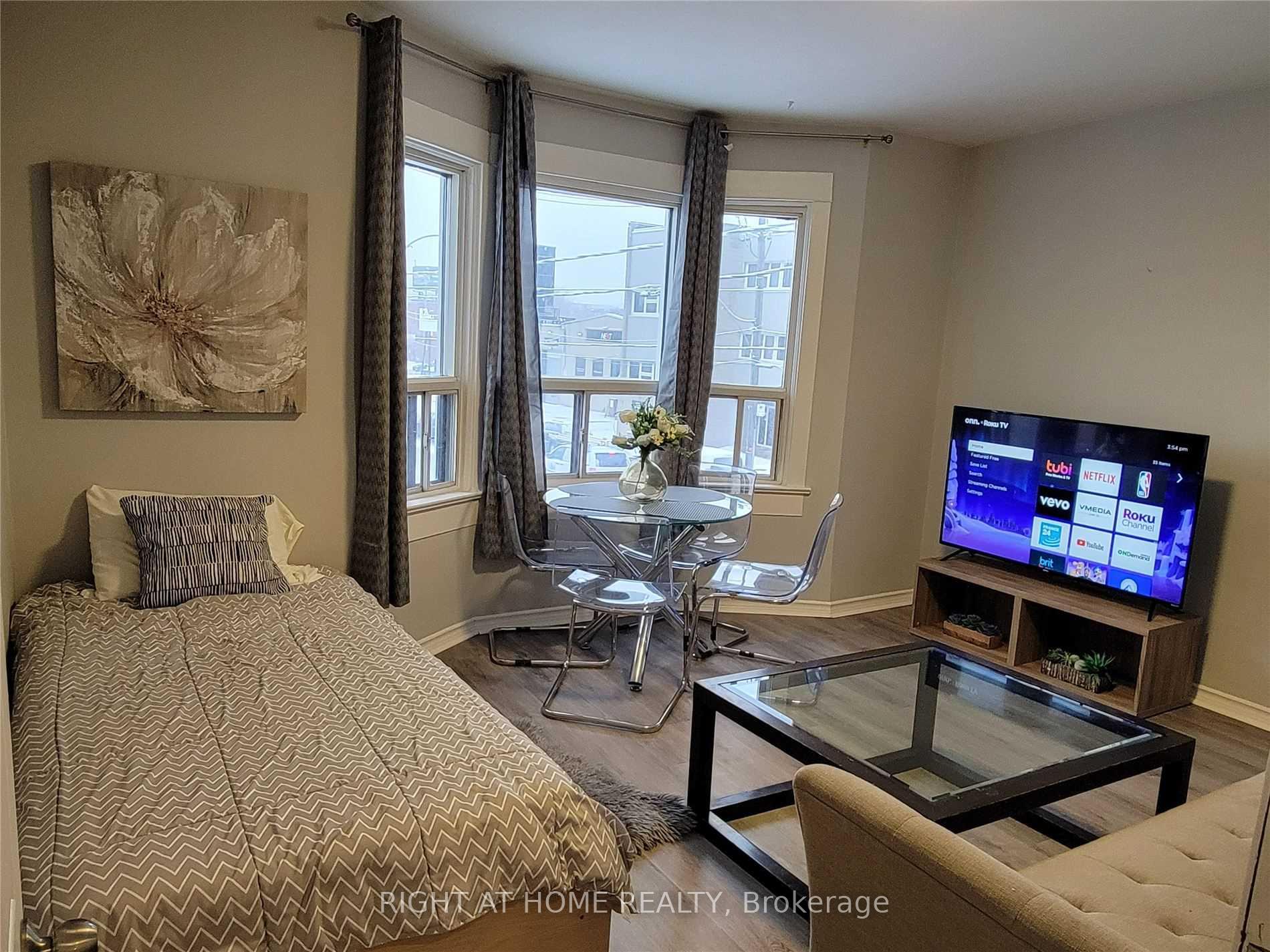 Photo 5 of Unit Unit A, 859 Gladstone Avenue, Toronto, Dovercourt-Wallace Emerson-Junction — HOMEH