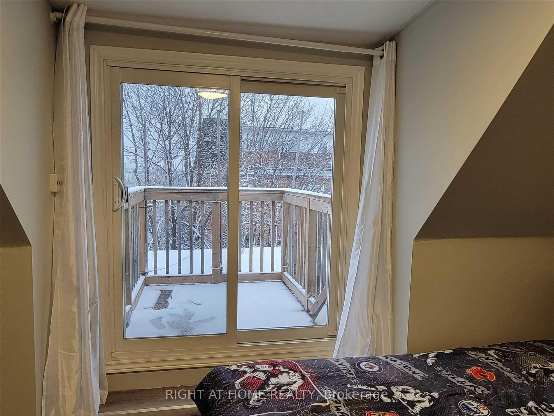 Photo 9 of Unit Unit A, 859 Gladstone Avenue, Toronto, Dovercourt-Wallace Emerson-Junction — HOMEH