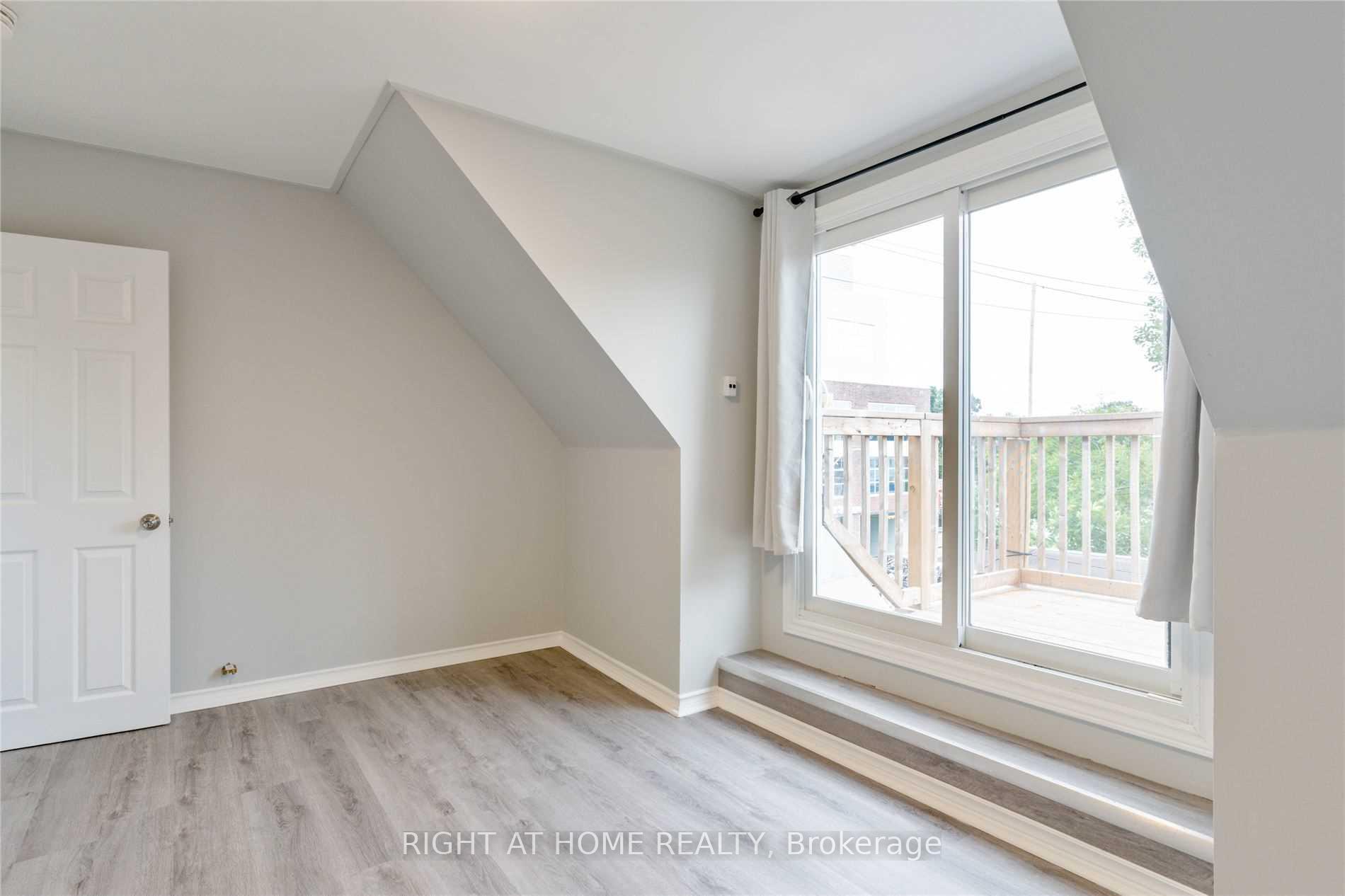 Photo 11 of Unit Unit A, 859 Gladstone Avenue, Toronto, Dovercourt-Wallace Emerson-Junction — HOMEH