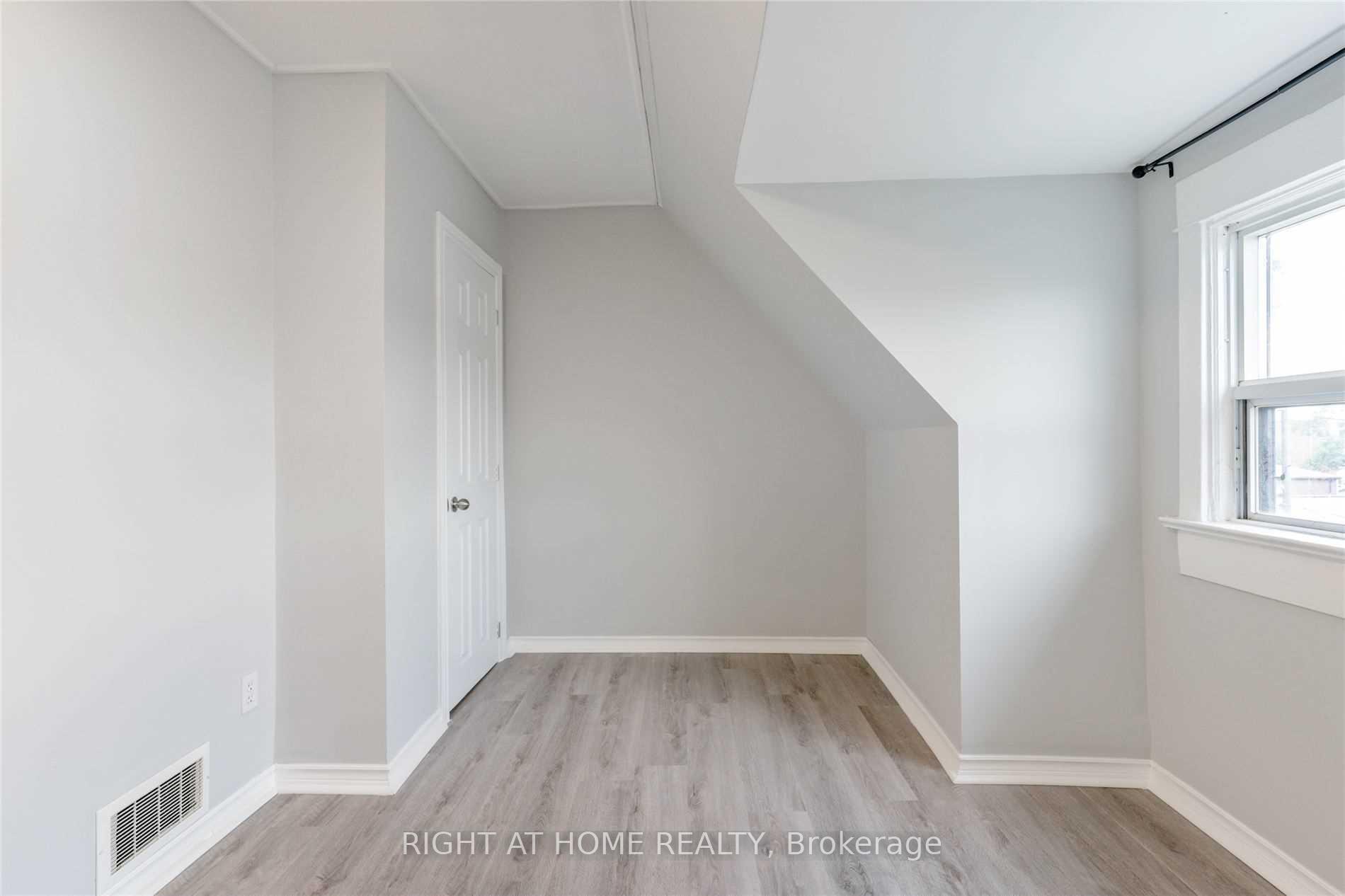 Photo 12 of Unit Unit A, 859 Gladstone Avenue, Toronto, Dovercourt-Wallace Emerson-Junction — HOMEH