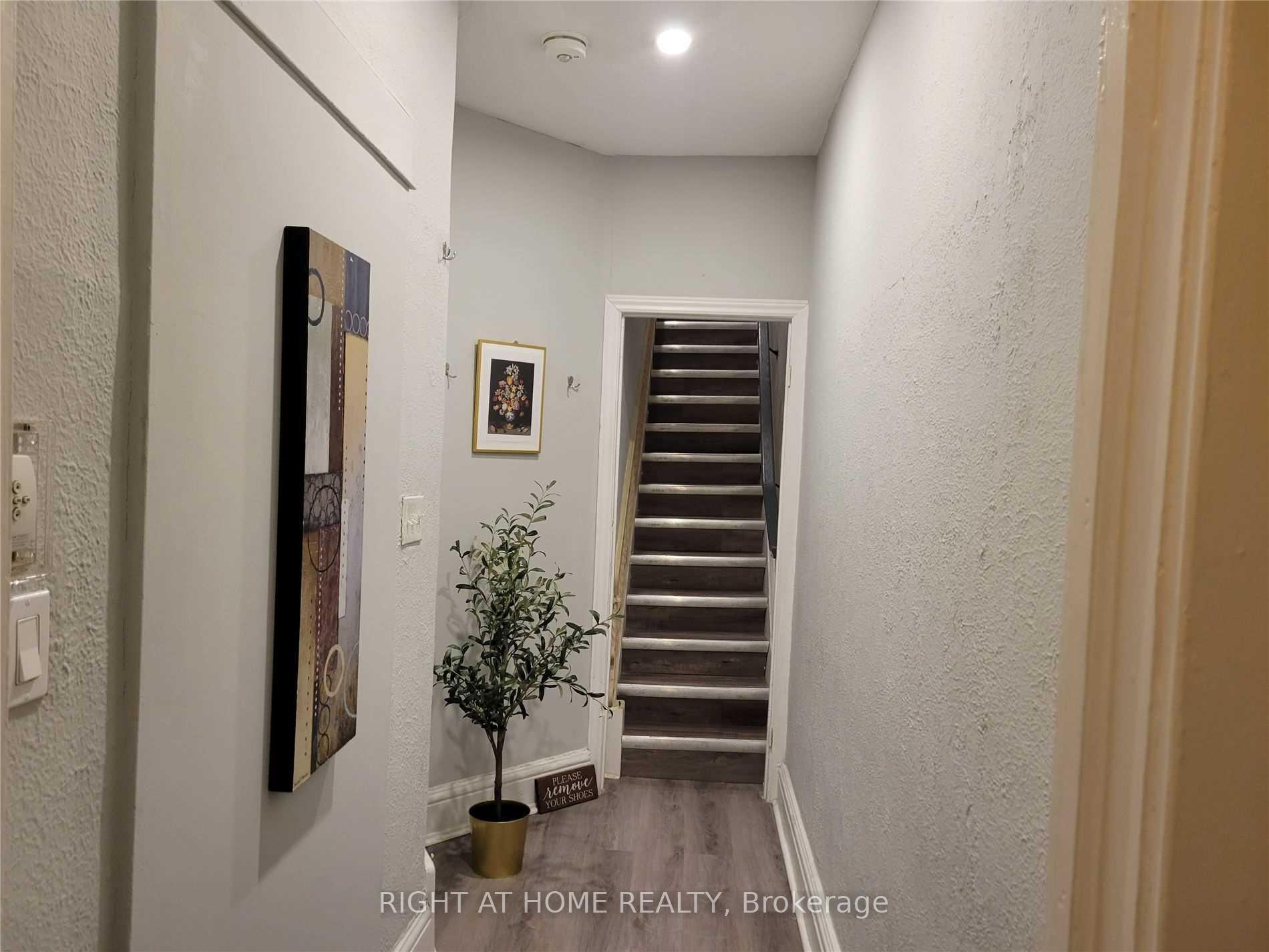 Photo 15 of Unit Unit A, 859 Gladstone Avenue, Toronto, Dovercourt-Wallace Emerson-Junction — HOMEH