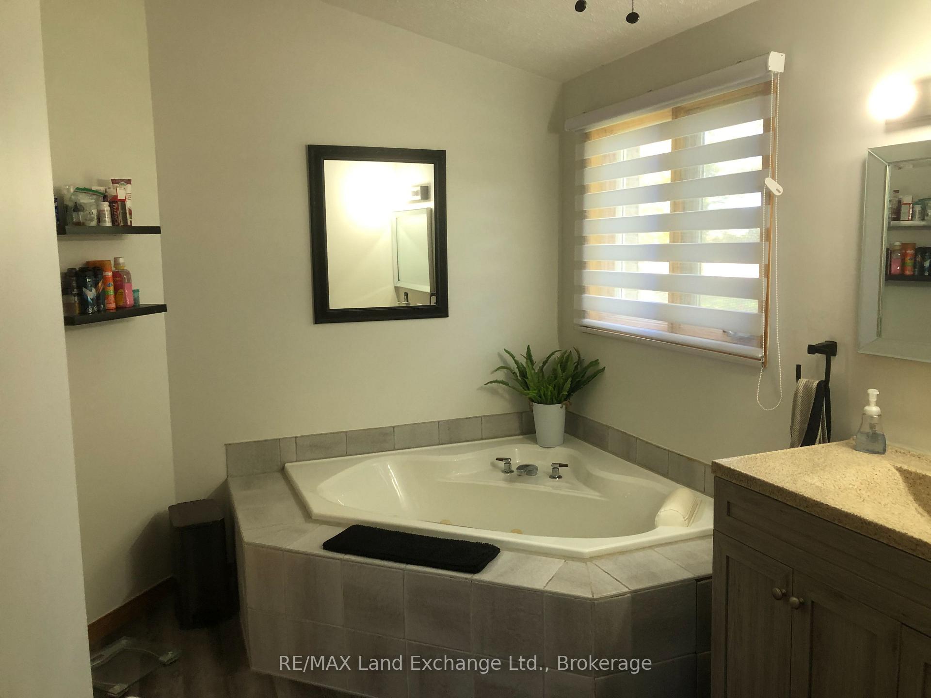 Photo 12 of 1073 8 Concession, Kincardine — HOMEH