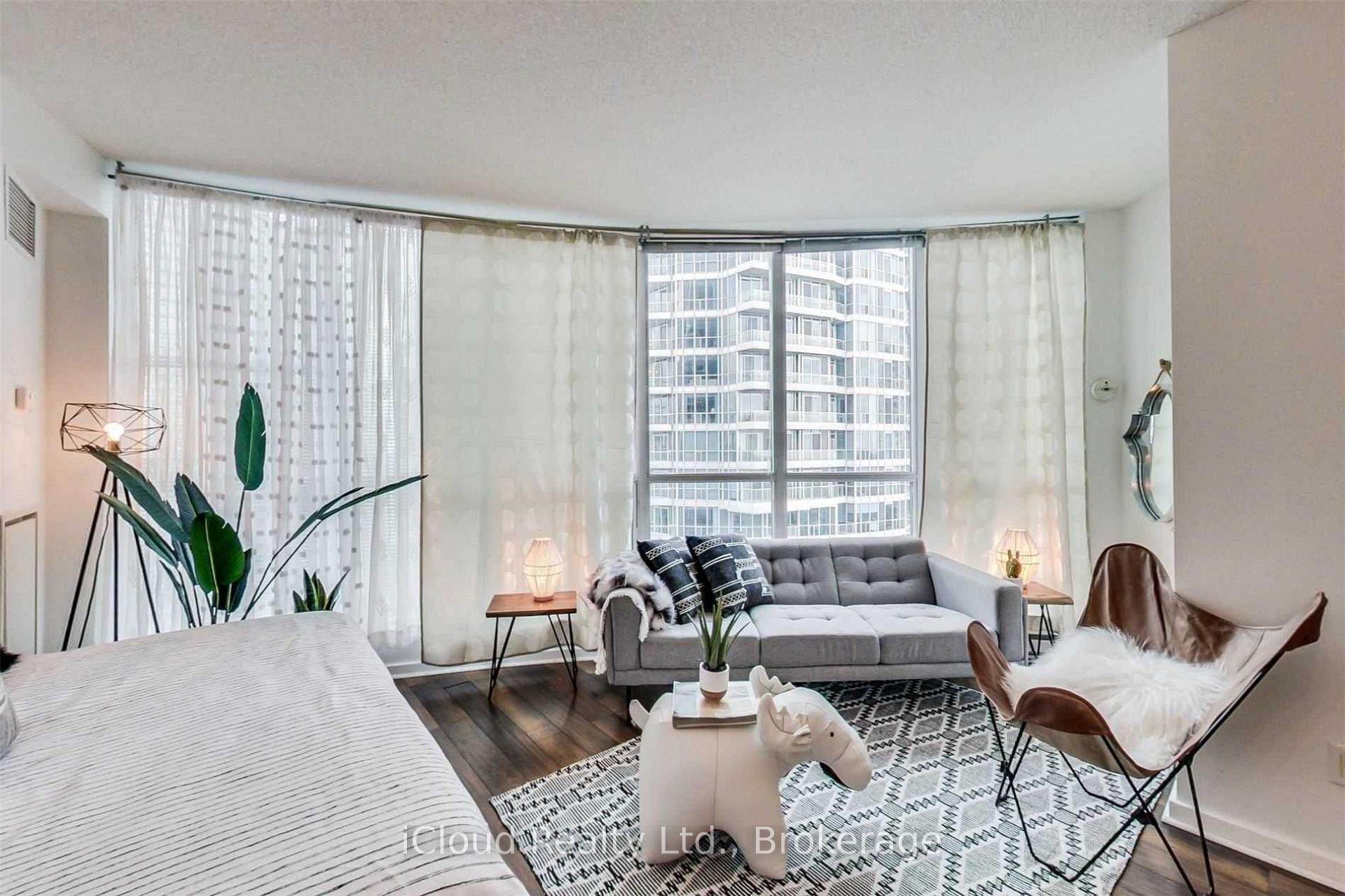 Photo 11 of Unit 2501, 208 Queens Quay, Toronto, Waterfront Communities — HOMEH