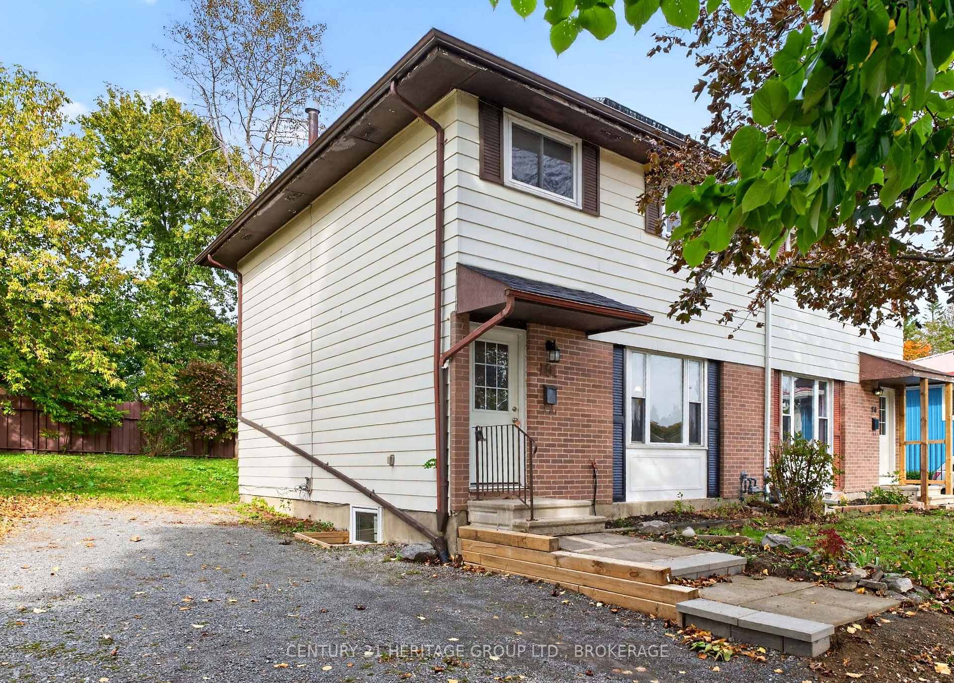 Photo 2 of 54 Woodstone Crescent, Kingston, Central City West — HOMEH