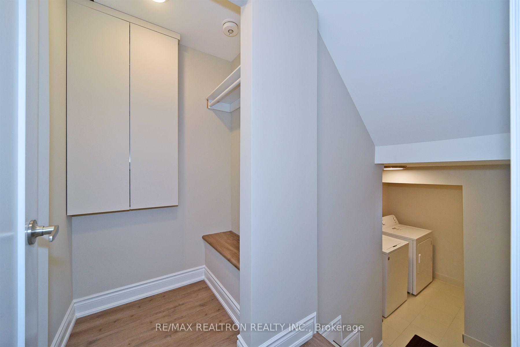 Photo 4 of Unit Ground, 1 Enid Crescent, North York, Yorkdale-Glen Park — HOMEH