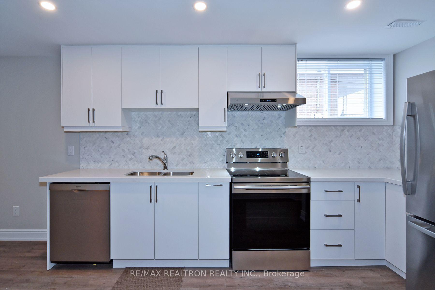 Photo 8 of Unit Ground, 1 Enid Crescent, North York, Yorkdale-Glen Park — HOMEH
