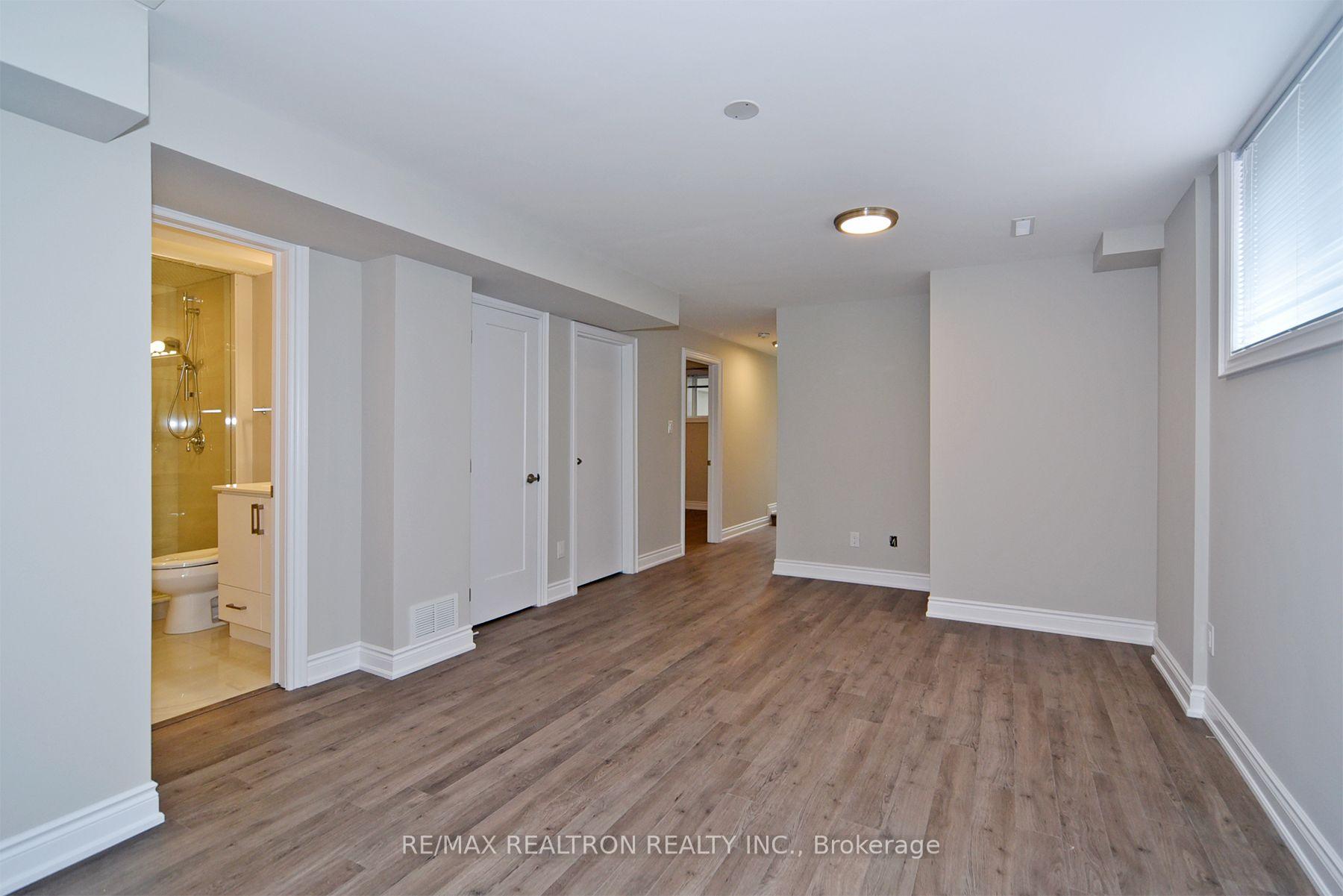 Photo 11 of Unit Ground, 1 Enid Crescent, North York, Yorkdale-Glen Park — HOMEH