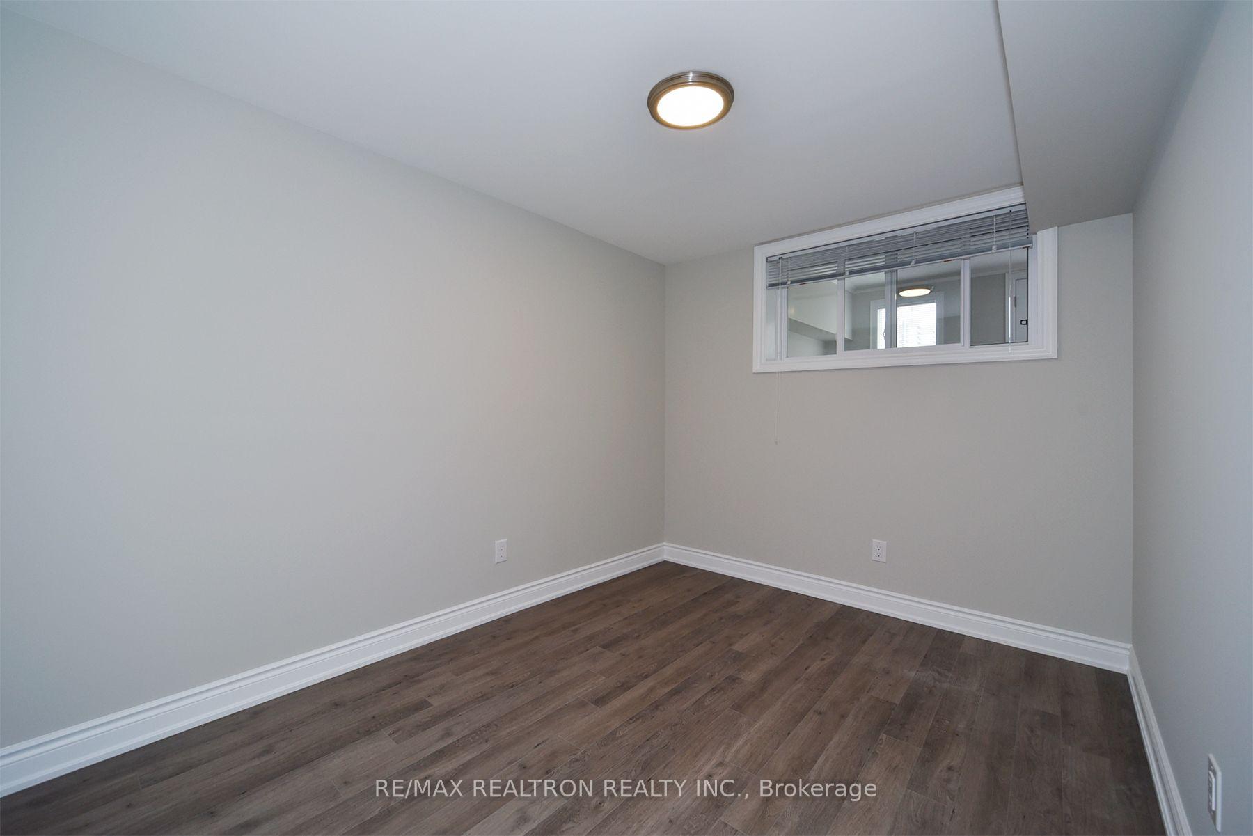 Photo 16 of Unit Ground, 1 Enid Crescent, North York, Yorkdale-Glen Park — HOMEH