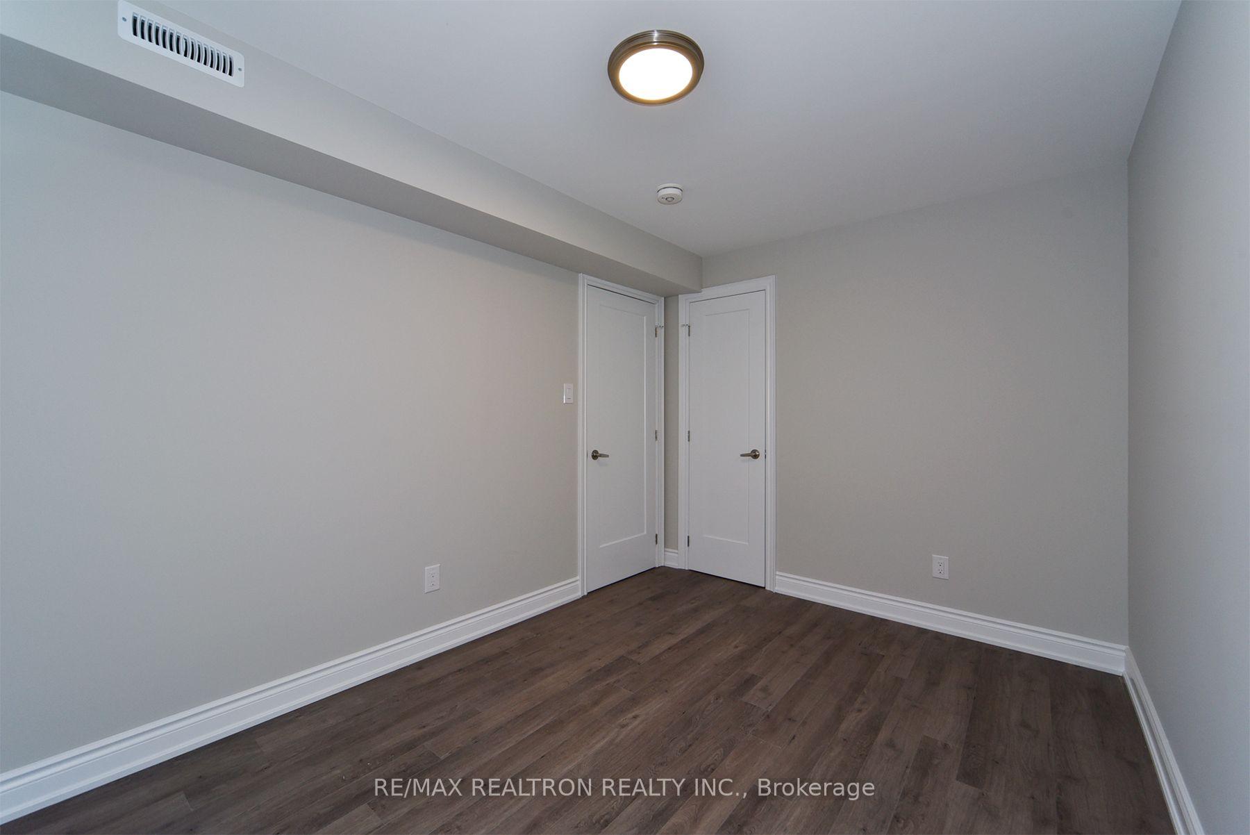 Photo 17 of Unit Ground, 1 Enid Crescent, North York, Yorkdale-Glen Park — HOMEH