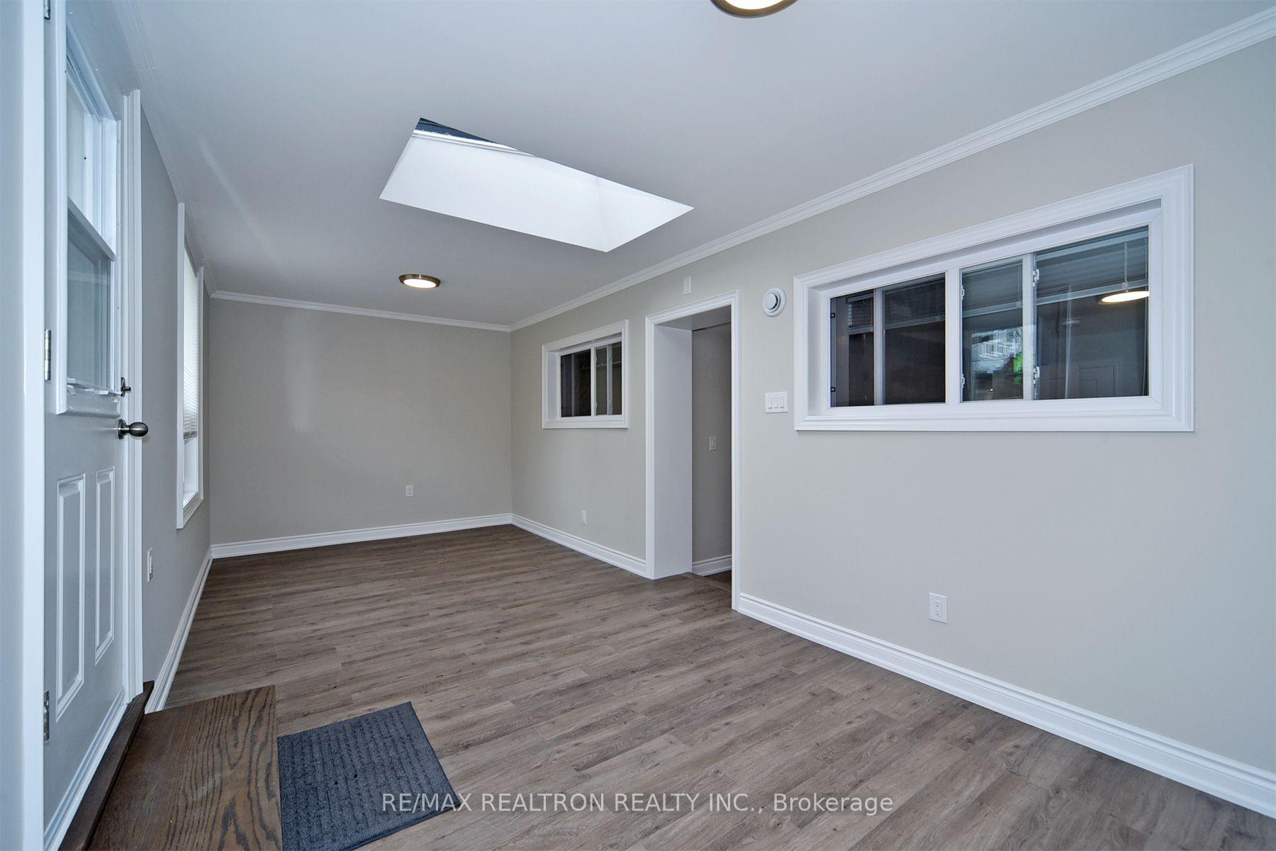 Photo 19 of Unit Ground, 1 Enid Crescent, North York, Yorkdale-Glen Park — HOMEH