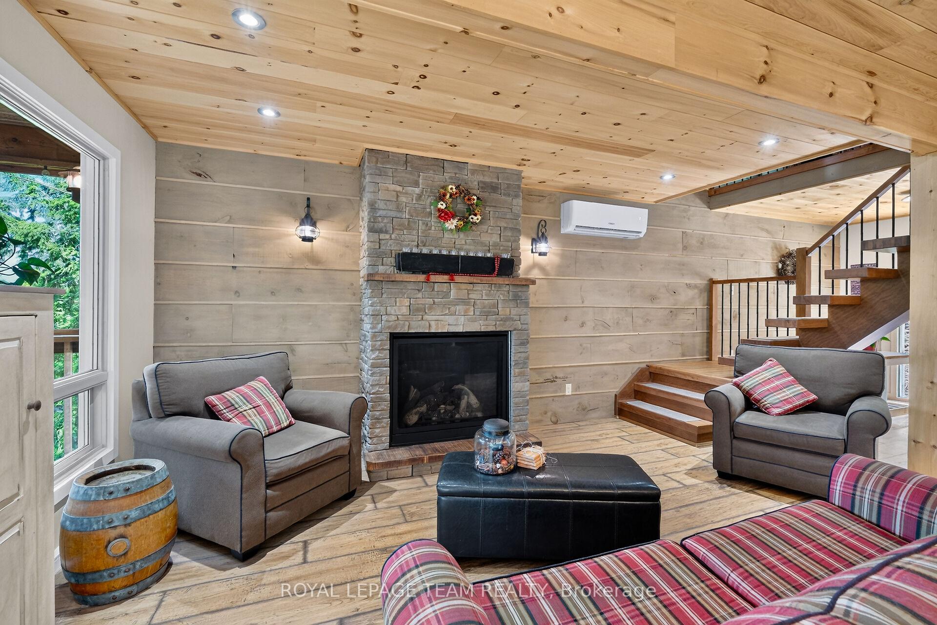Photo 10 of 102 & 110 Mcvicar Lane, McNab/Braeside, Mcnab/Braeside Twps — HOMEH