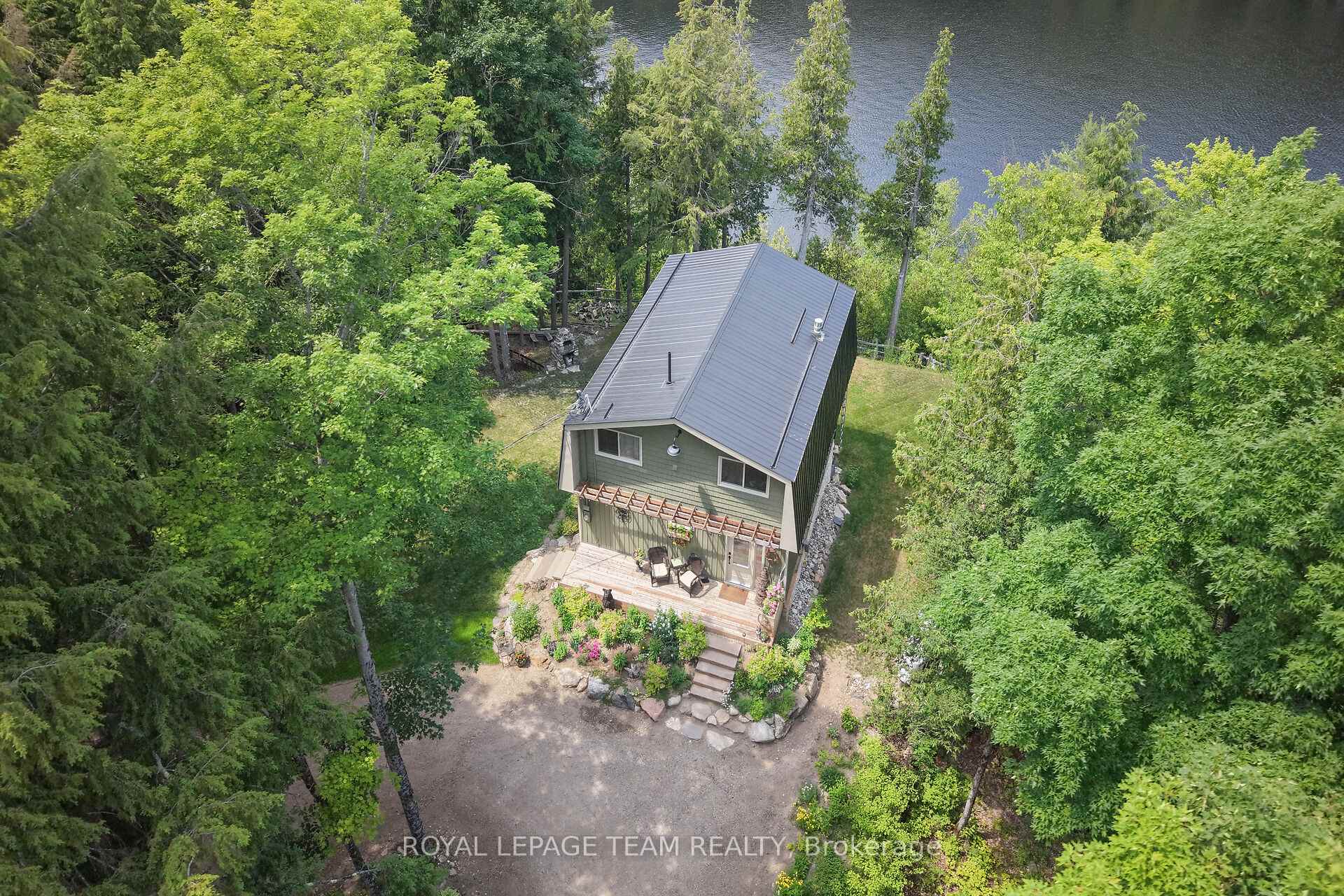 Photo 2 of 102 Mcvicar Lane, McNab/Braeside, Mcnab/Braeside Twps — HOMEH