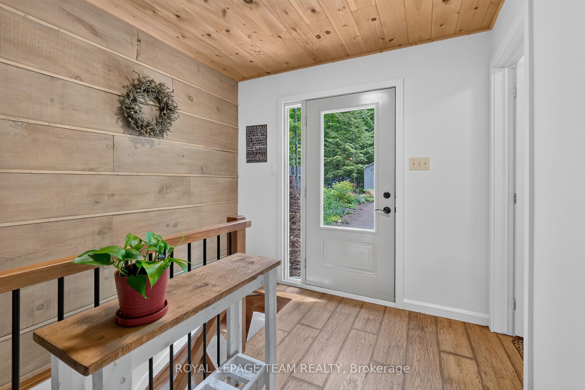Photo 3 of 102 Mcvicar Lane, McNab/Braeside, Mcnab/Braeside Twps — HOMEH