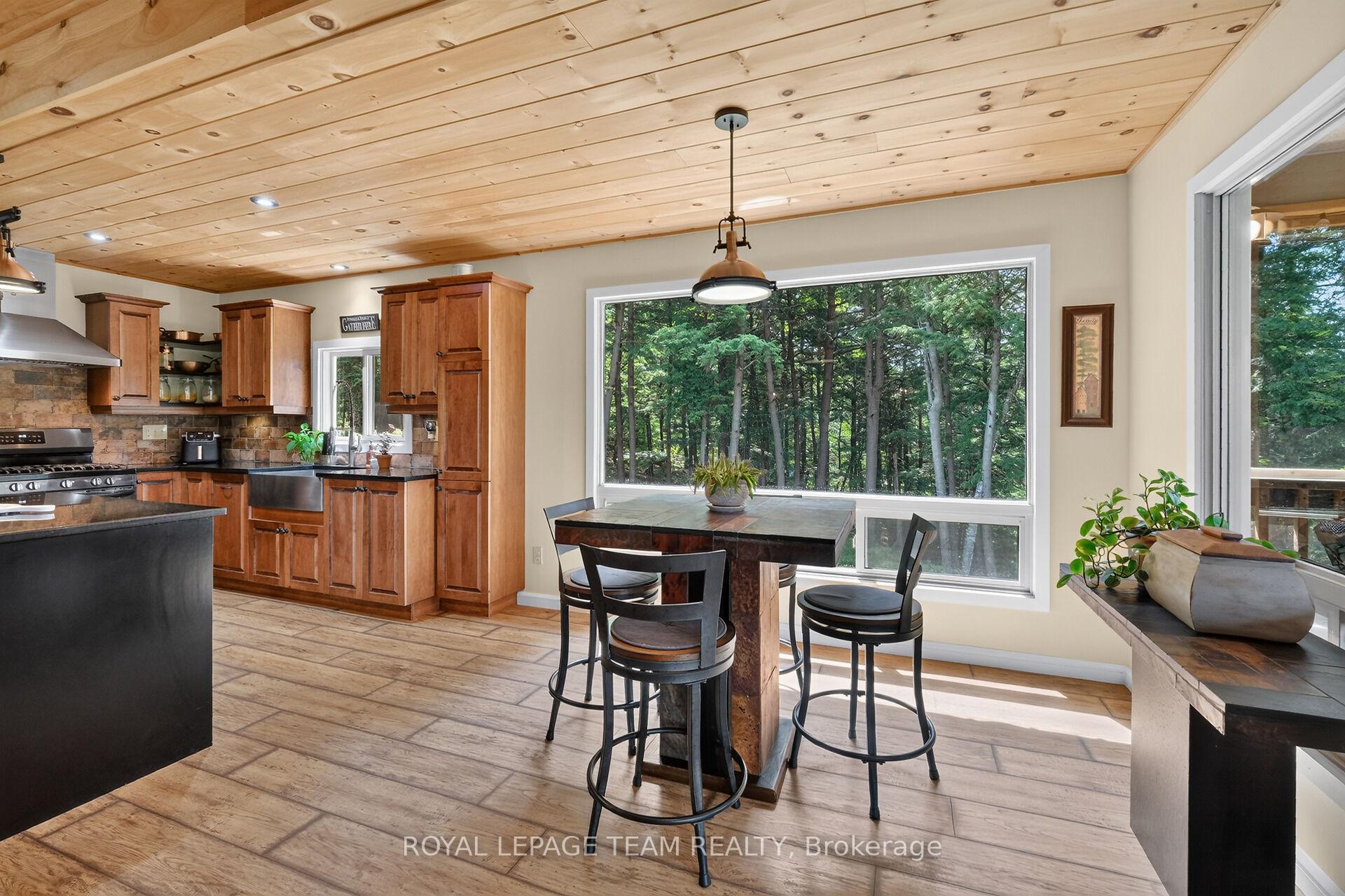 Photo 10 of 102 Mcvicar Lane, McNab/Braeside, Mcnab/Braeside Twps — HOMEH