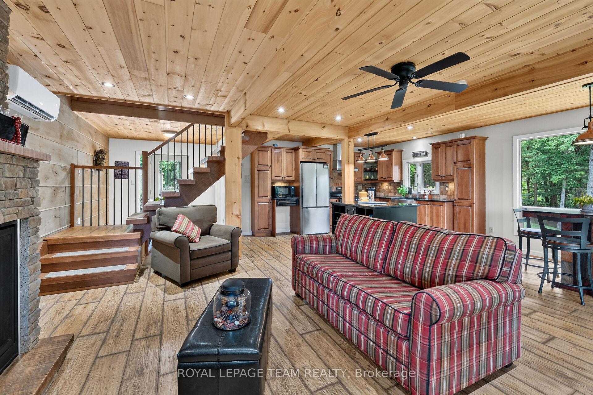 Photo 14 of 102 Mcvicar Lane, McNab/Braeside, Mcnab/Braeside Twps — HOMEH