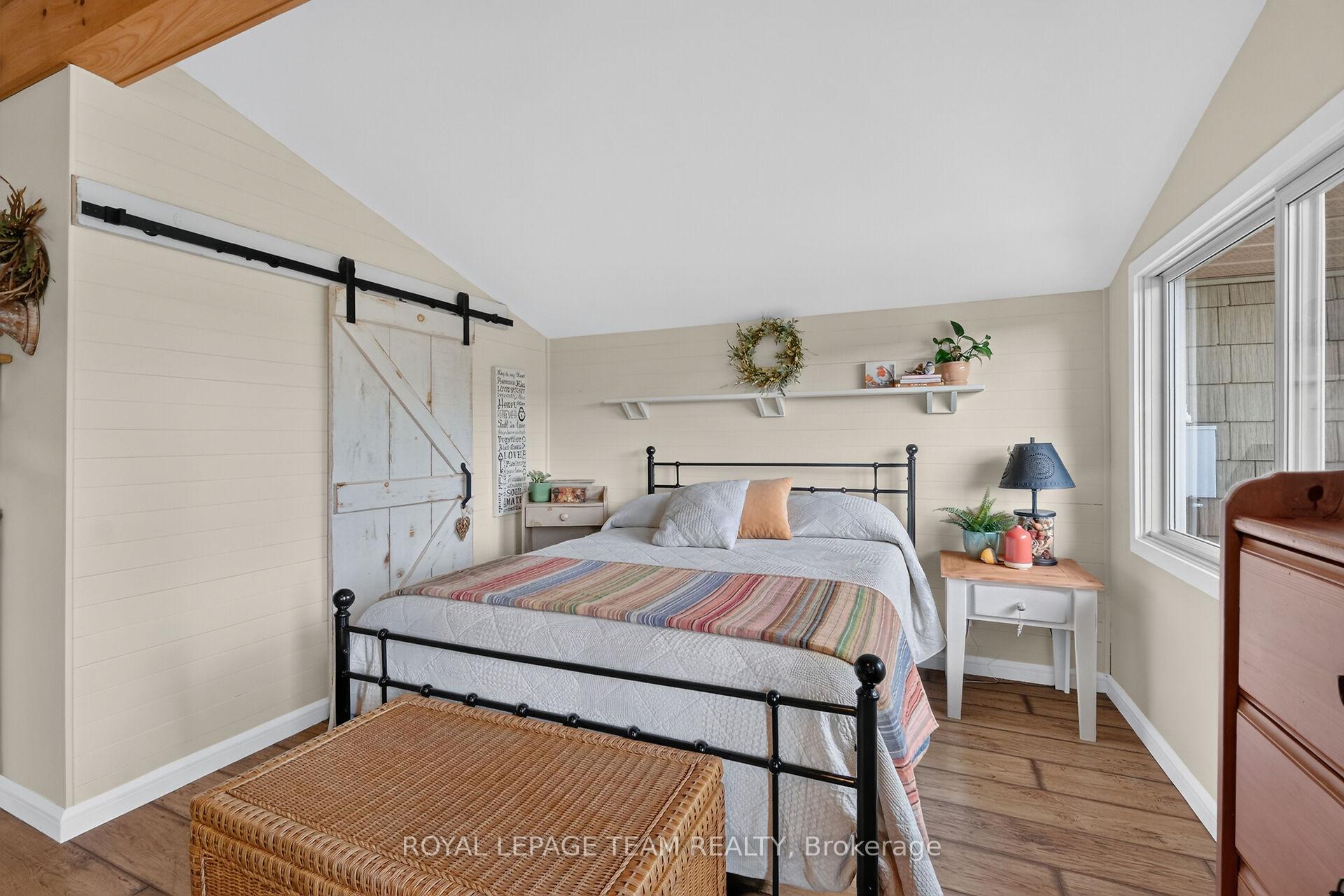 Photo 20 of 102 Mcvicar Lane, McNab/Braeside, Mcnab/Braeside Twps — HOMEH