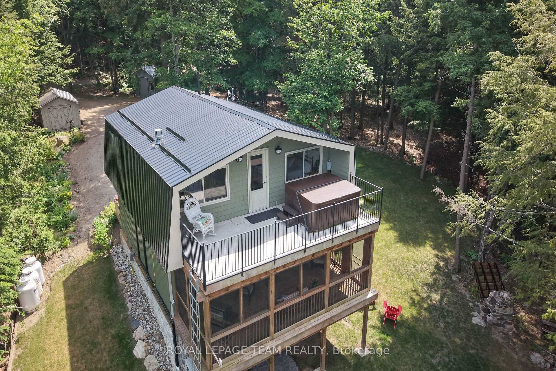 Photo 40 of 102 Mcvicar Lane, McNab/Braeside, Mcnab/Braeside Twps — HOMEH