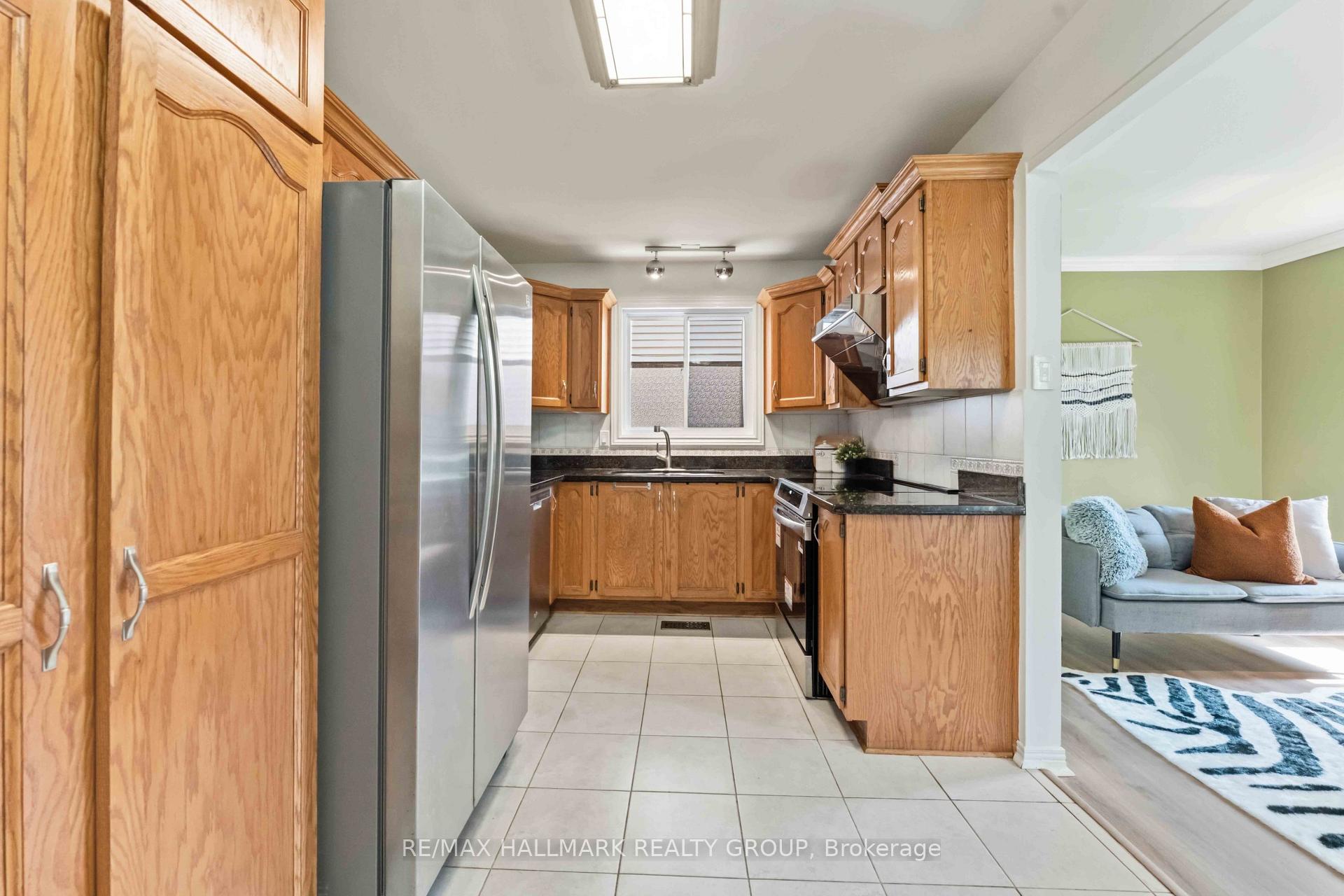 Photo 12 of 1380 Pebble Road, Ottawa, South Keys — HOMEH
