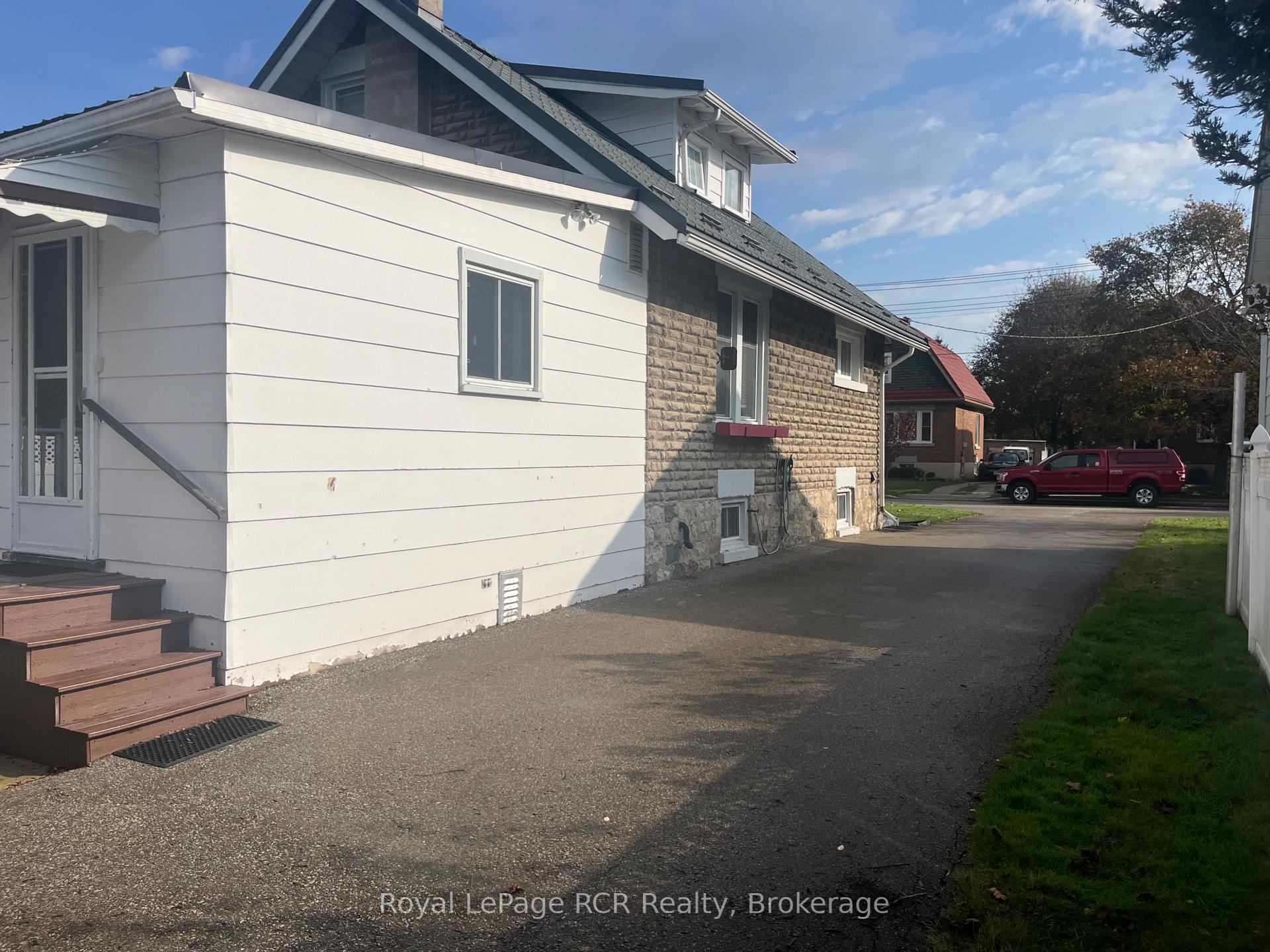 Photo 7 of 582 12th Ave N, Hanover — HOMEH