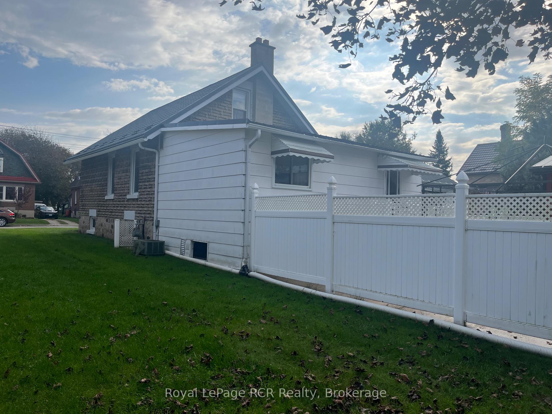 Photo 11 of 582 12th Ave N, Hanover — HOMEH