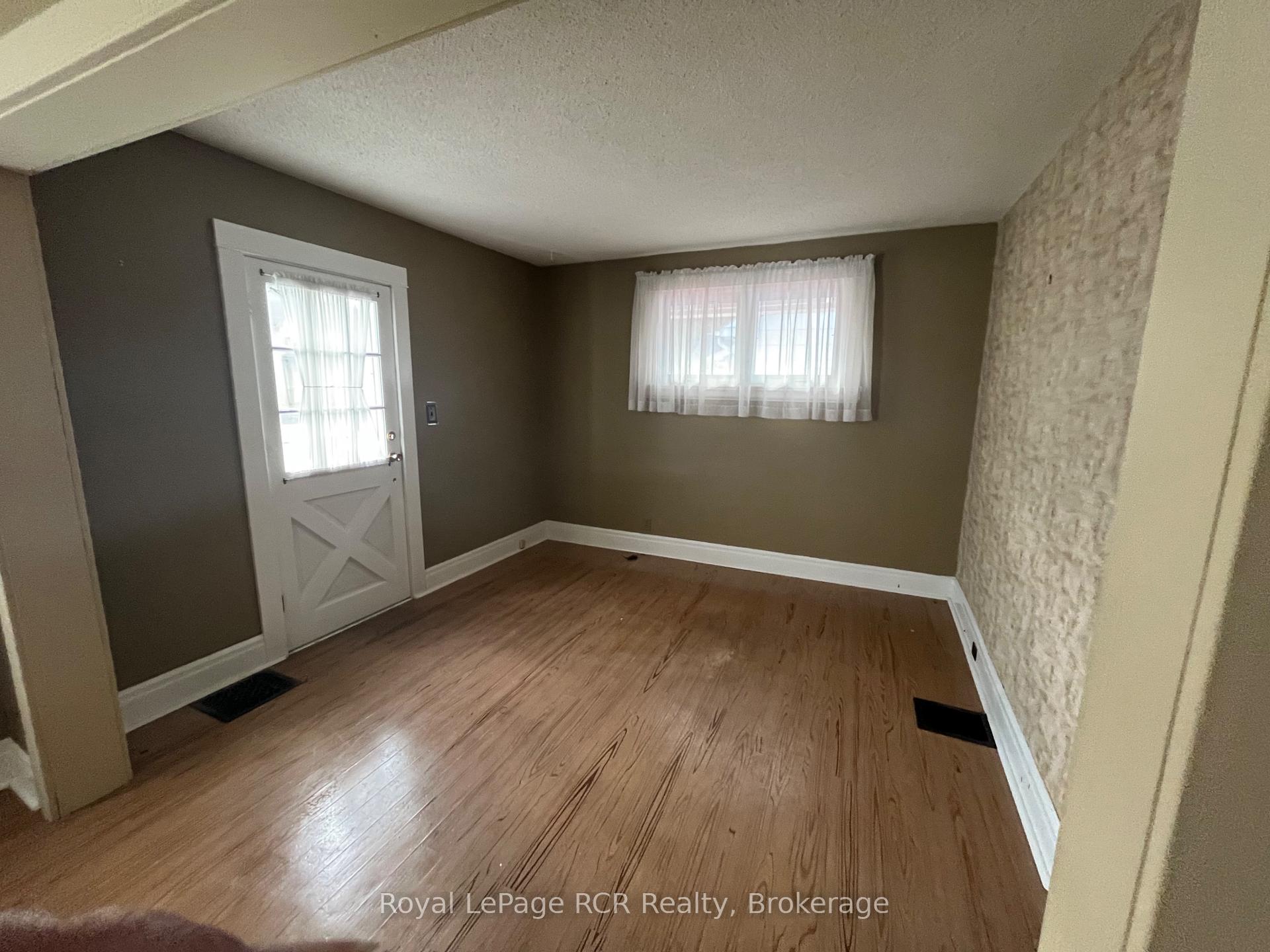 Photo 18 of 582 12th Ave N, Hanover — HOMEH