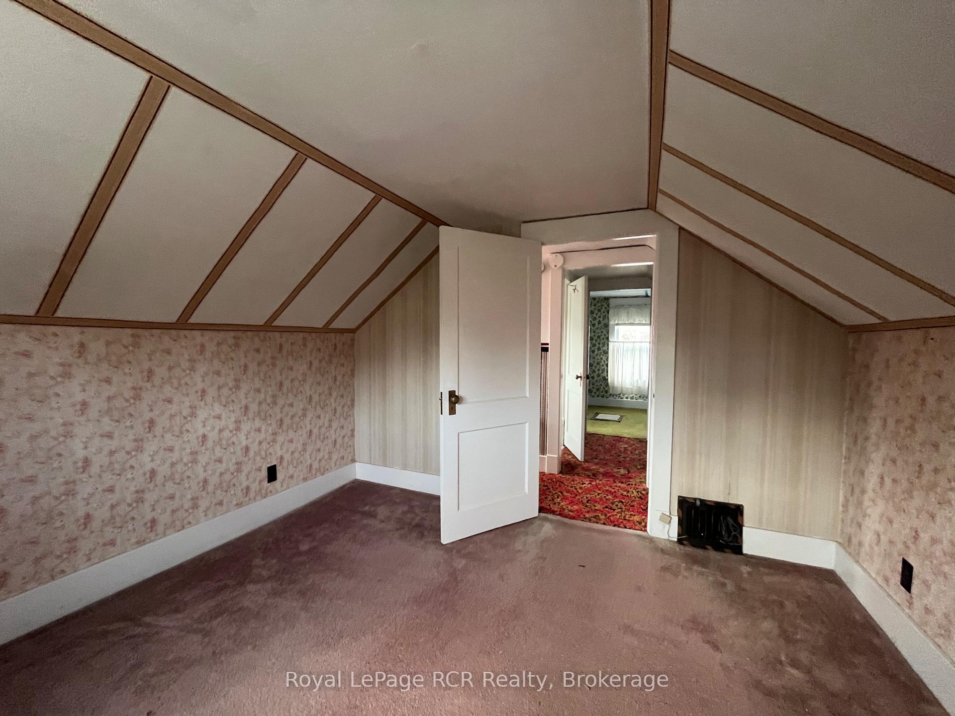 Photo 31 of 582 12th Ave N, Hanover — HOMEH