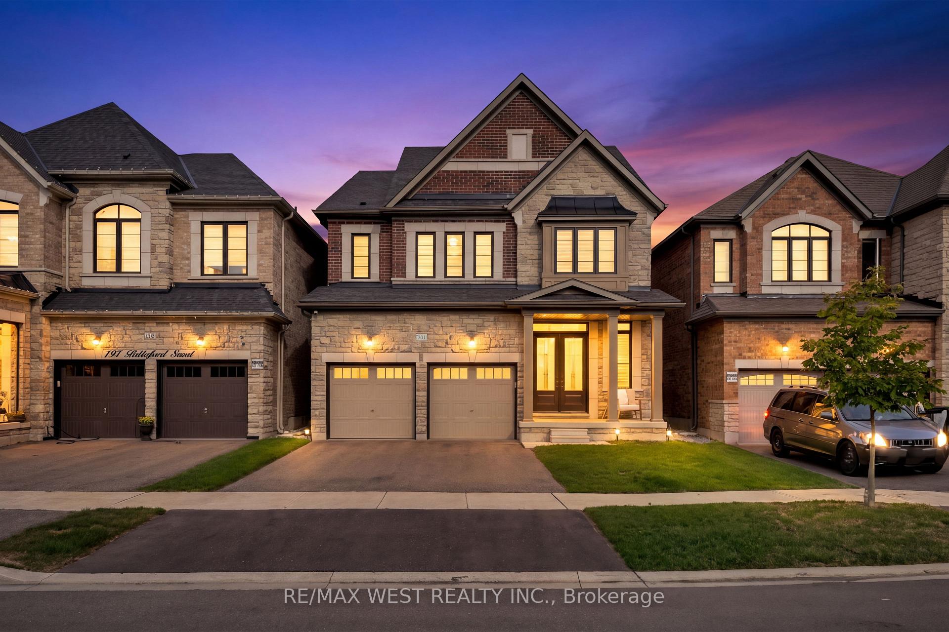 Photo 2 of 201 Bellefond Street, Vaughan, Kleinburg — HOMEH