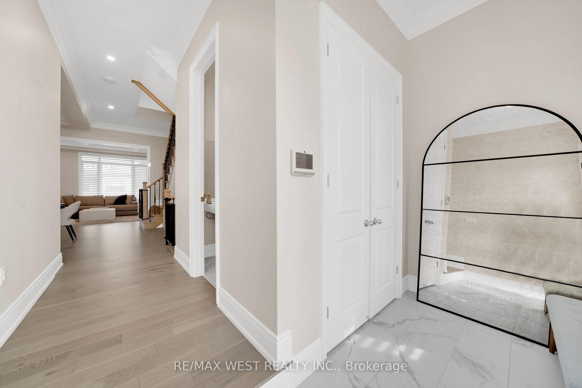 Photo 5 of 201 Bellefond Street, Vaughan, Kleinburg — HOMEH