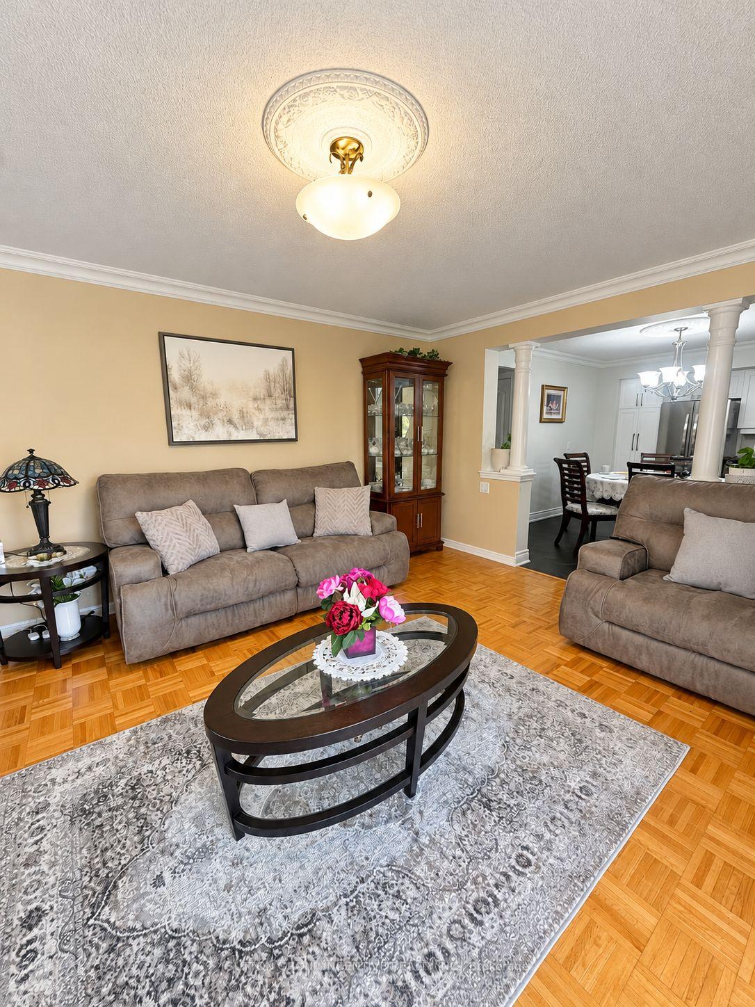 Photo 11 of Unit 314, 2504 Rutherford Road, Vaughan, Maple — HOMEH