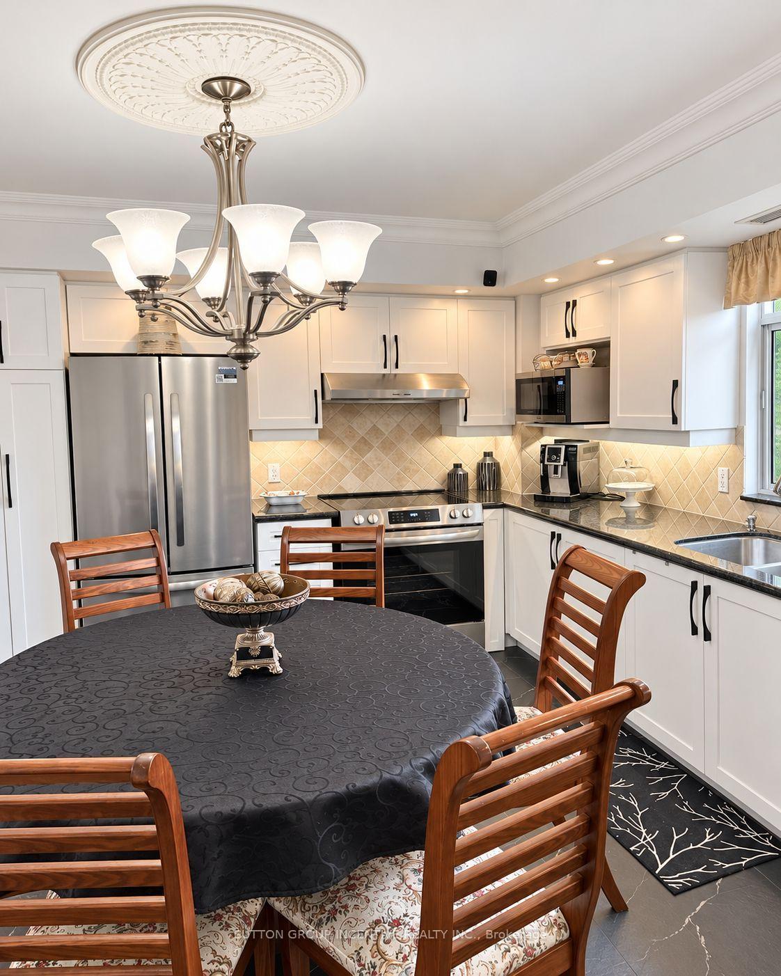 Photo 12 of Unit 314, 2504 Rutherford Road, Vaughan, Maple — HOMEH