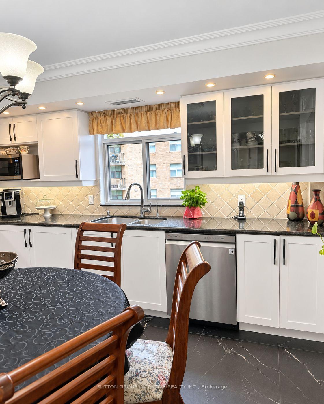 Photo 18 of Unit 314, 2504 Rutherford Road, Vaughan, Maple — HOMEH
