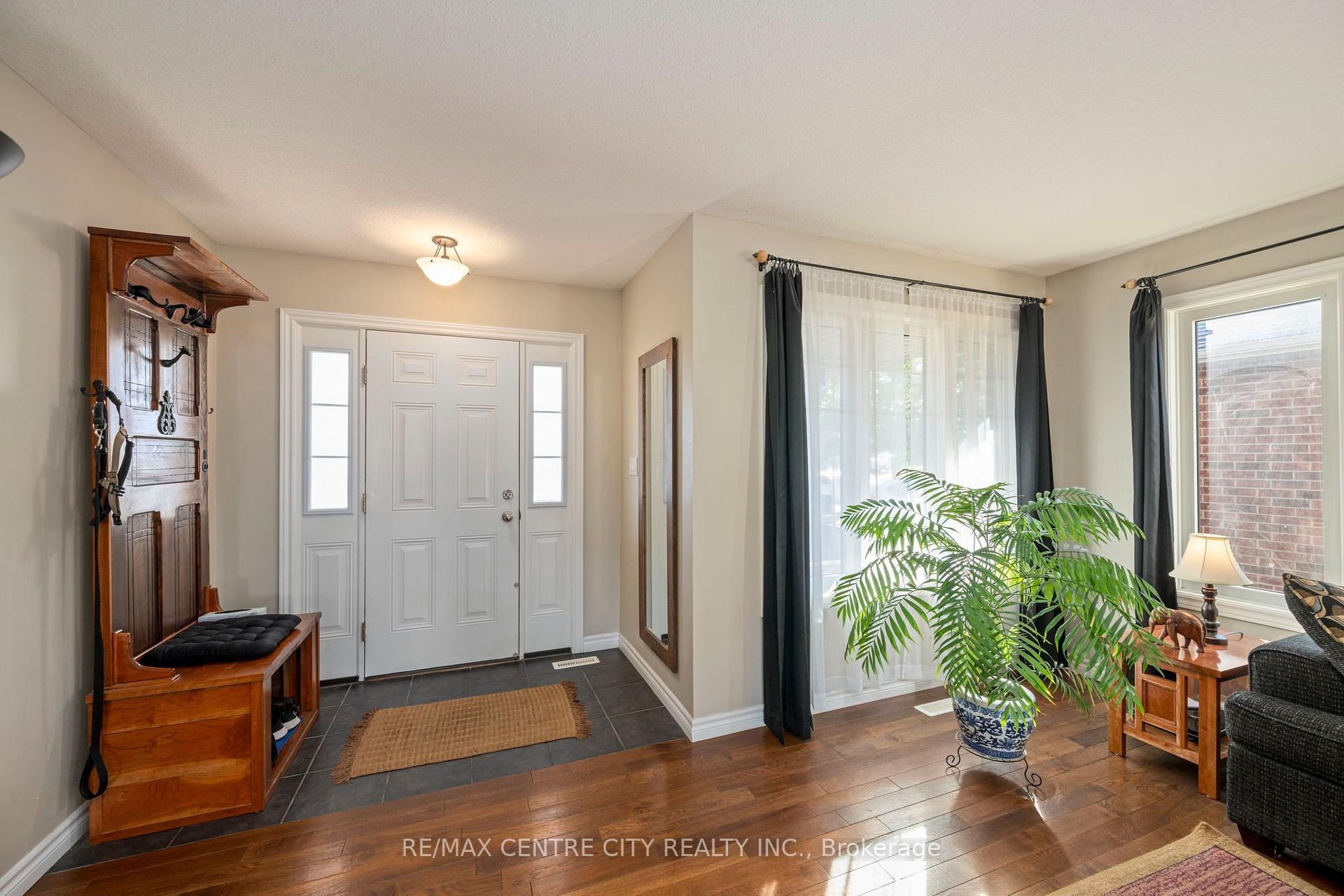 Photo 6 of 52 Pine Valley Drive, St. Thomas — HOMEH